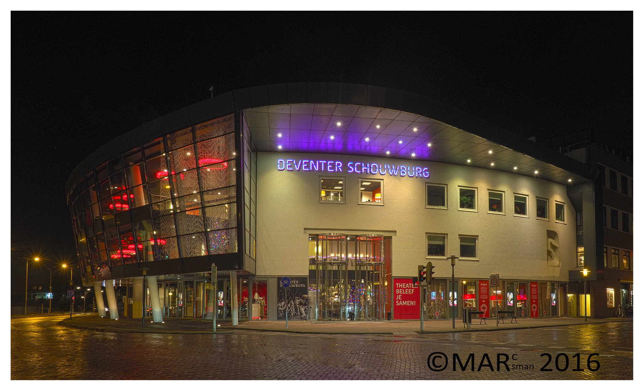 Olympus OM-D E-M1 Mark II + Olympus M.Zuiko Digital ED 7-14mm F2.8 PRO sample photo. Deventer theater @ night photography