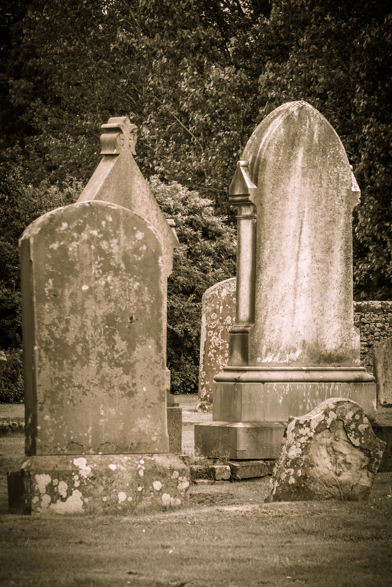 Canon EF 70-300mm F4-5.6 IS USM sample photo. Melrose abbey_02 photography