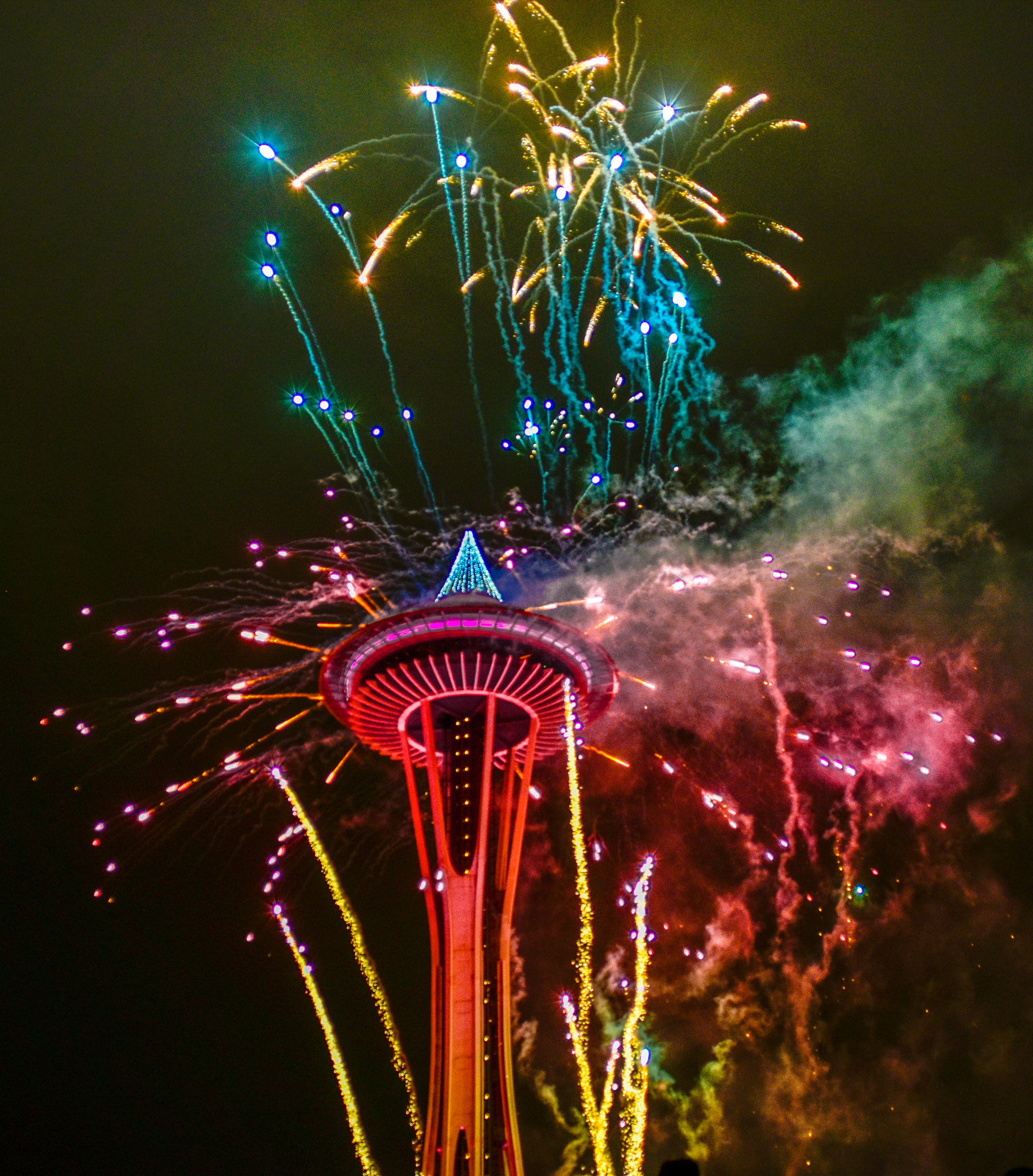 Sigma 28-105mm F2.8-4 Aspherical sample photo. Seattle fireworks new year 2017 photography