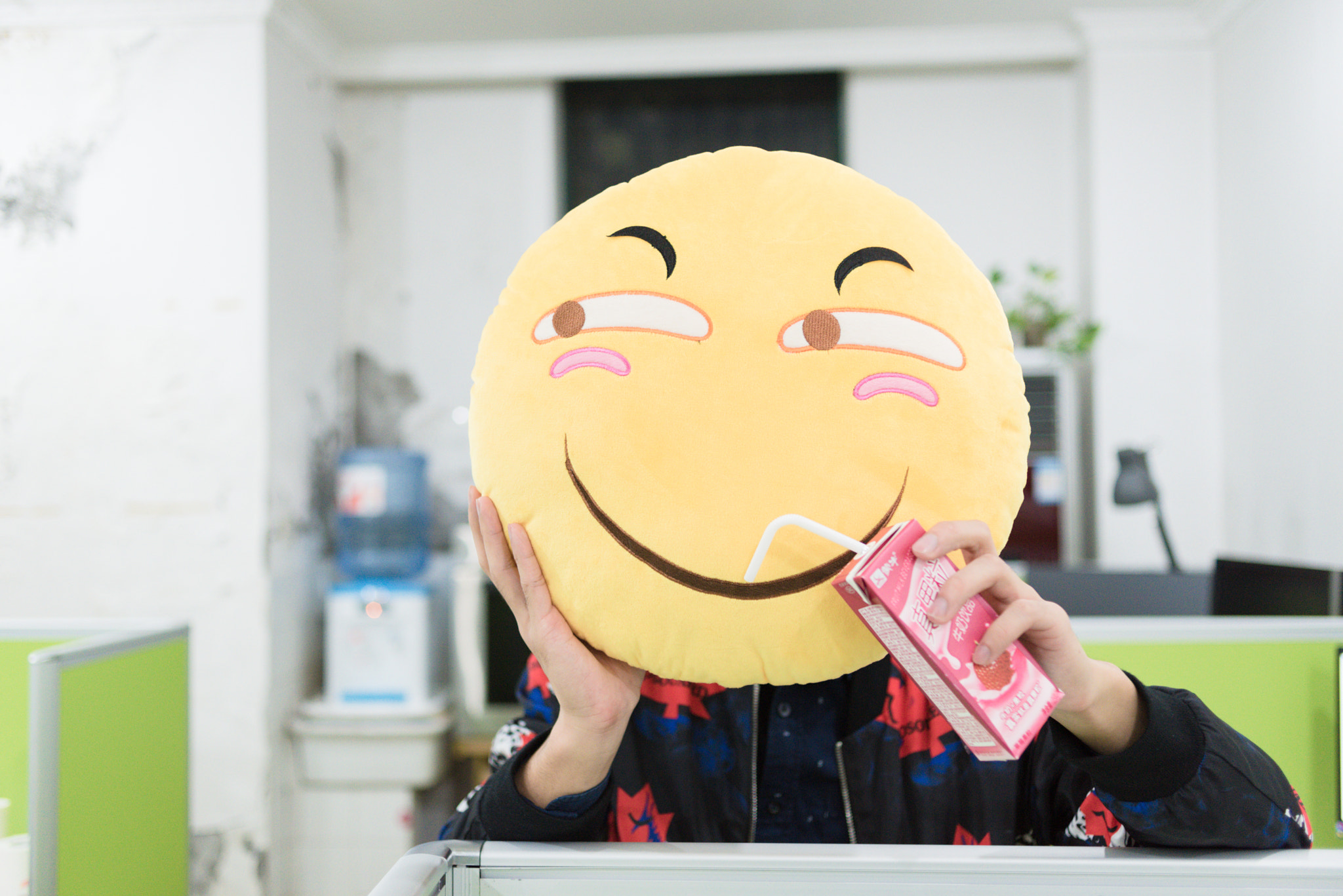 Nikon D750 + Nikon AF Nikkor 35mm F2D sample photo. Smile photography
