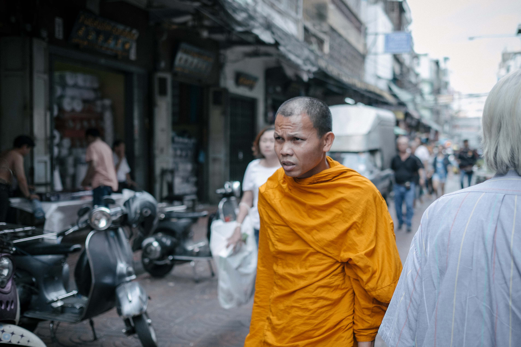 Fujifilm X-T10 + Fujifilm XF 23mm F1.4 R sample photo. Monk photography
