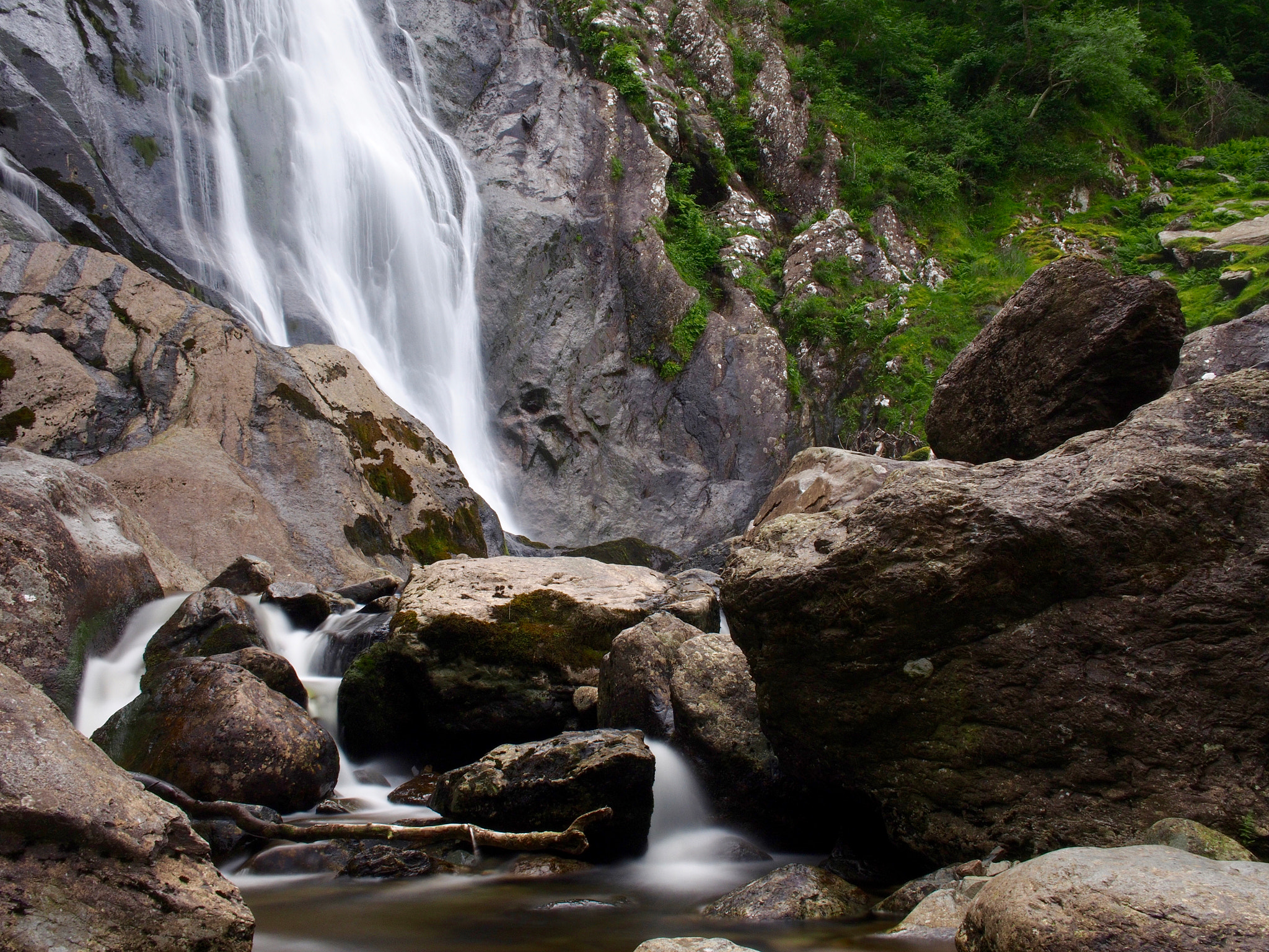 Olympus PEN E-PL5 sample photo. Aber falls photography