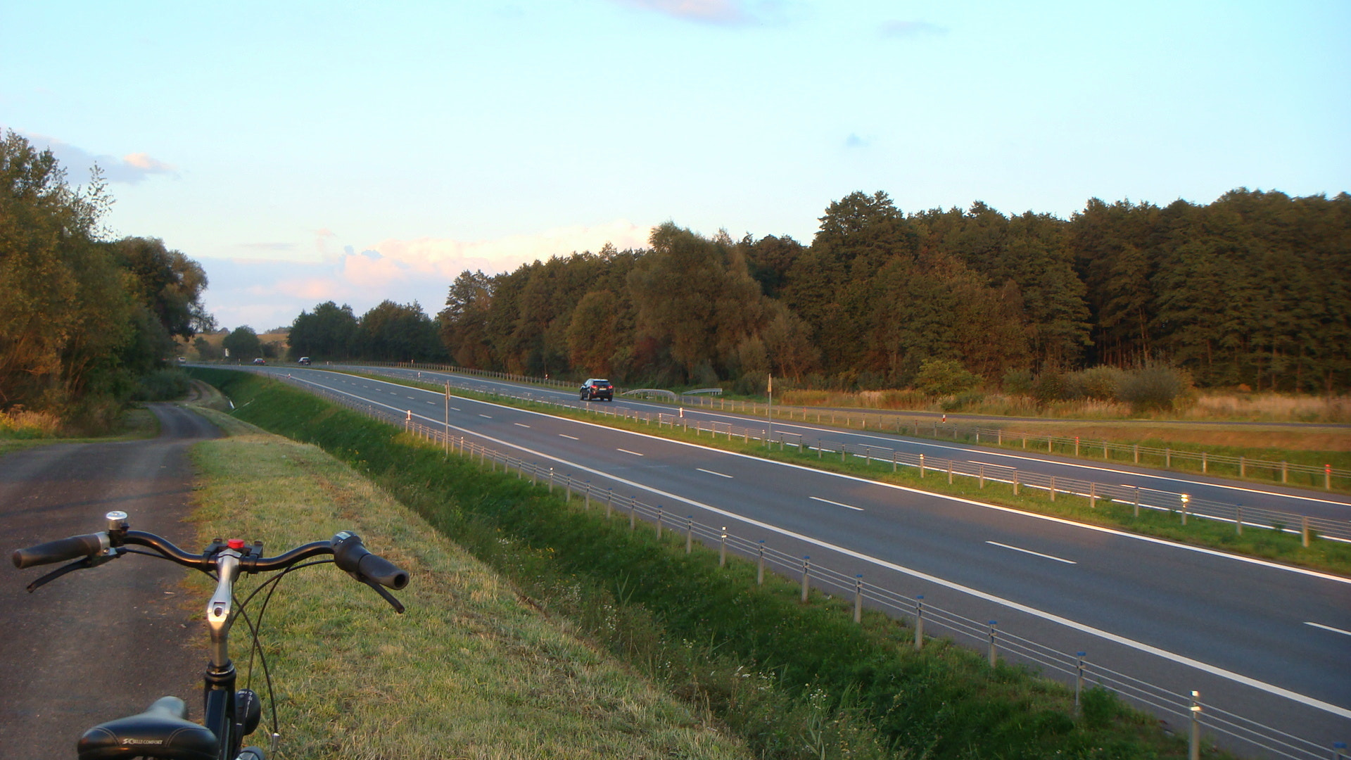 Sony DSC-T200 sample photo. Road photography