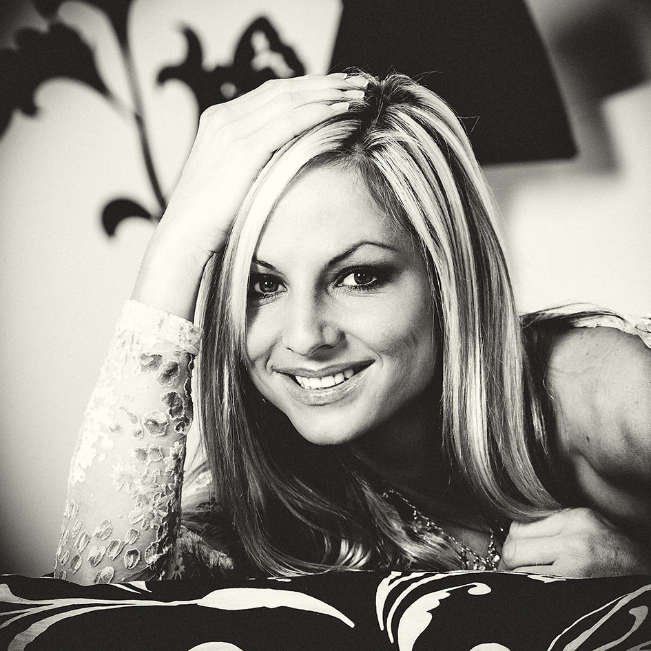 Canon EF 80-200mm f/2.8L sample photo. W_on bed photography
