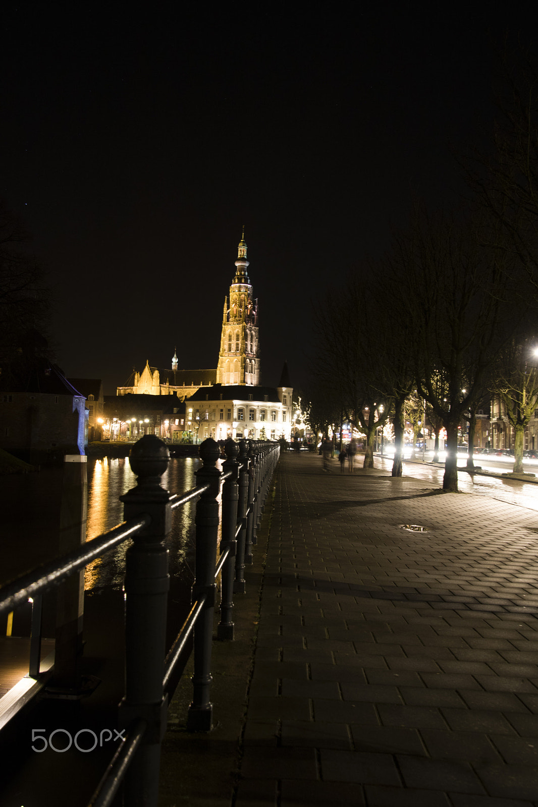Canon EOS 760D (EOS Rebel T6s / EOS 8000D) sample photo. Breda night photography