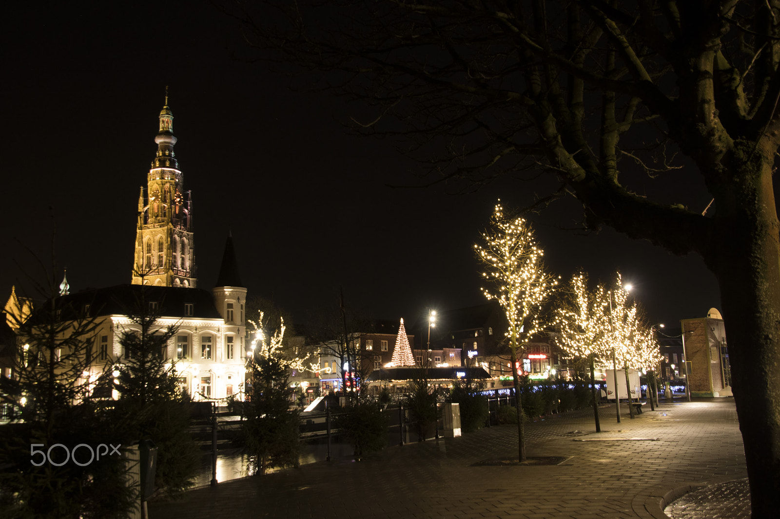 Canon EOS 760D (EOS Rebel T6s / EOS 8000D) sample photo. Breda night photography