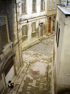 Ricoh Caplio RR30 sample photo. Childhood in the old city photography