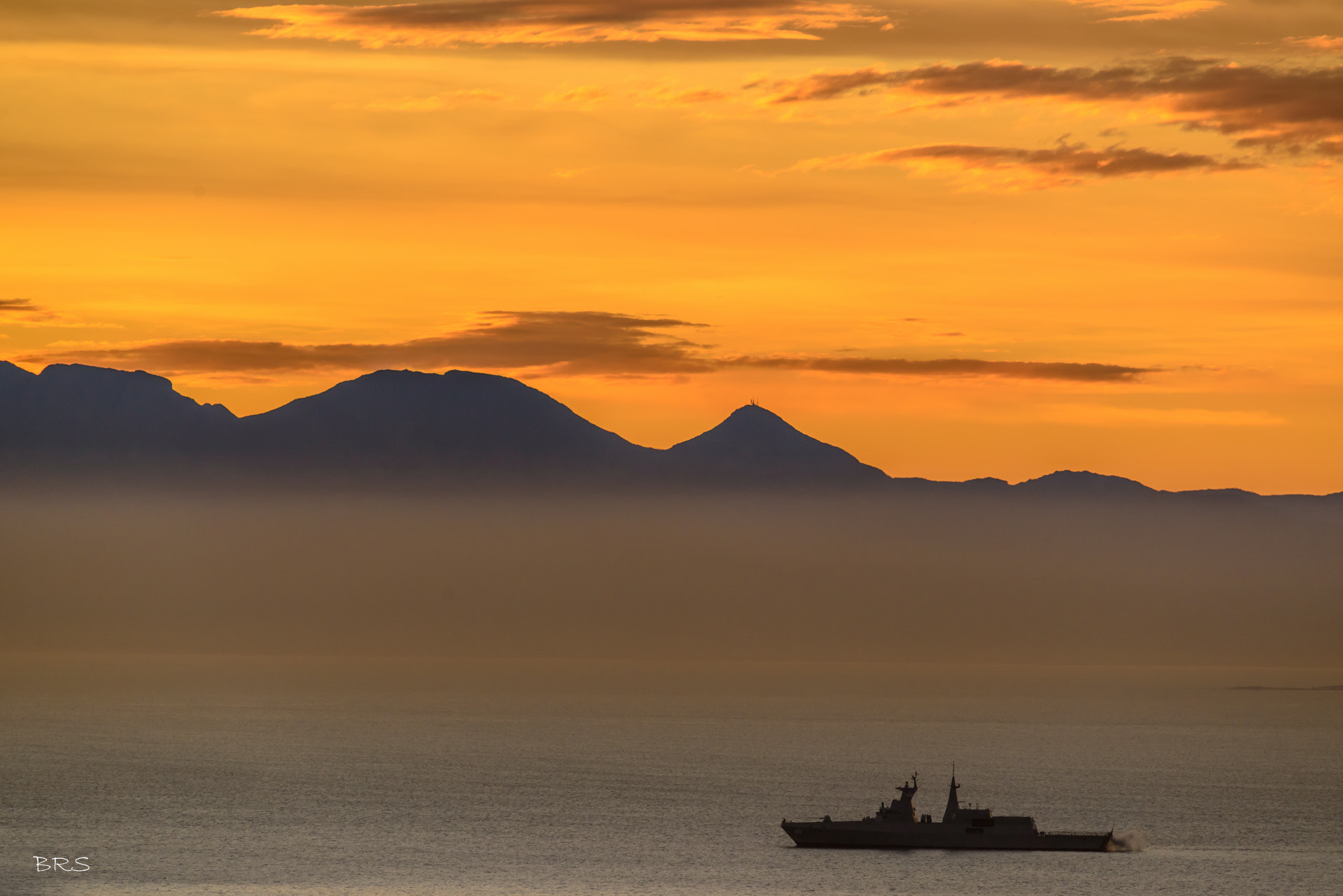 Nikon Nikkor AF-S 300mm F4E PF ED VR sample photo. Corvette at dawn photography
