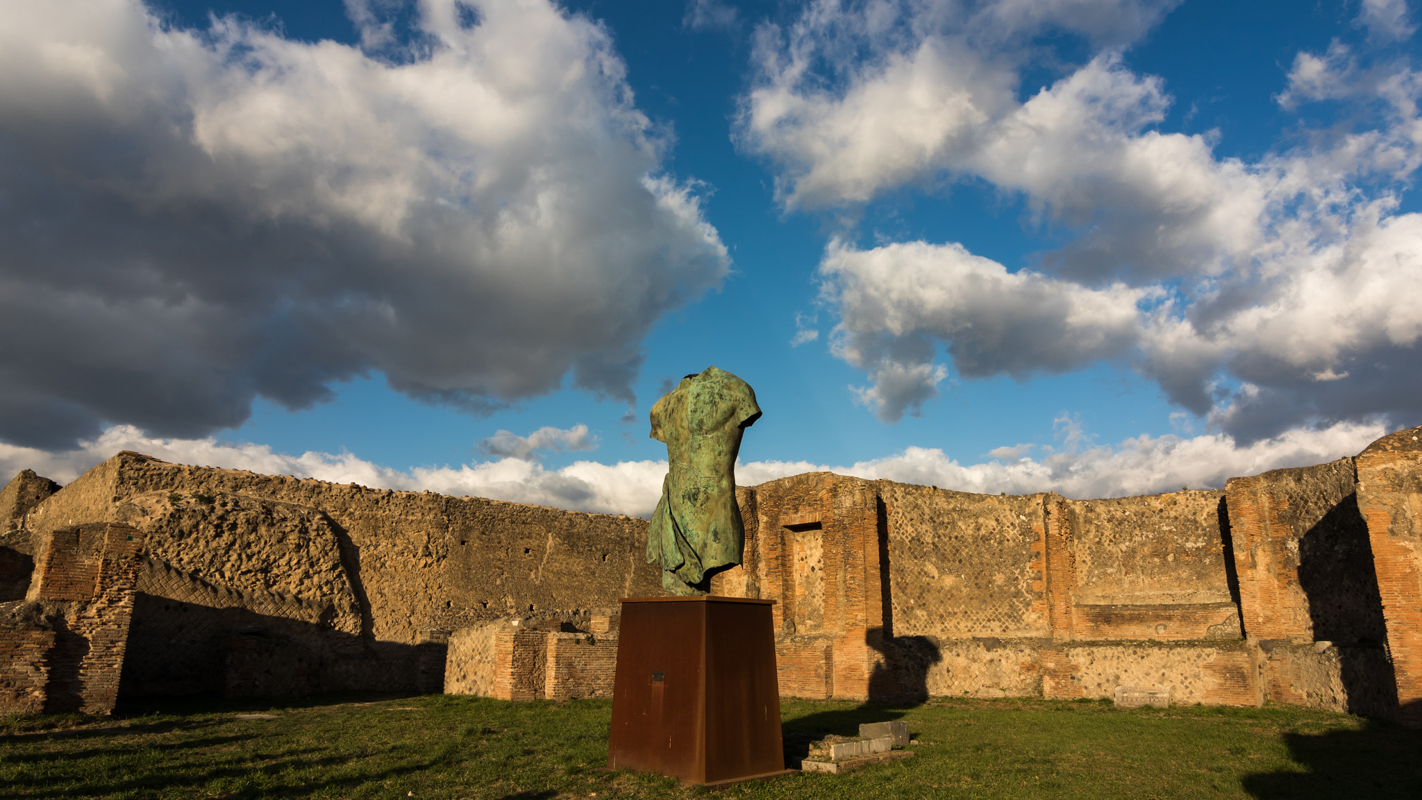 Canon EF 16-35mm F2.8L II USM sample photo. Pompeii photography