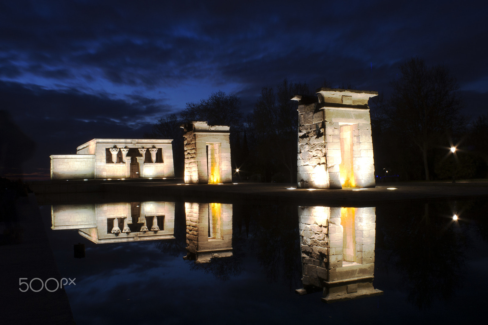 Canon EOS 450D (EOS Rebel XSi / EOS Kiss X2) sample photo. Templo de debod  late afternoon photography