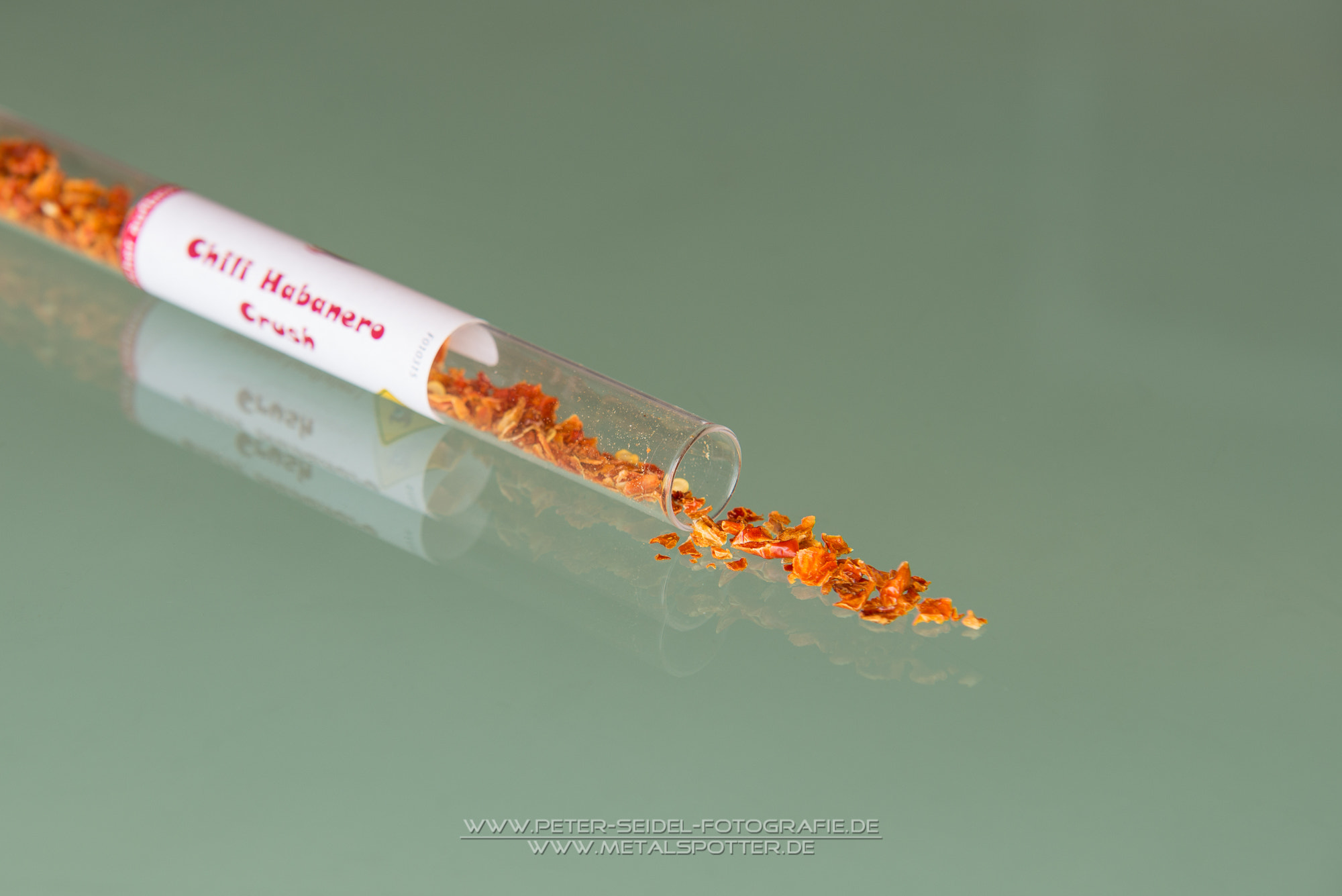 Sigma 70-200mm F2.8 EX DG Macro HSM II sample photo. Project 52: hot by peter metalspotter seidel photography
