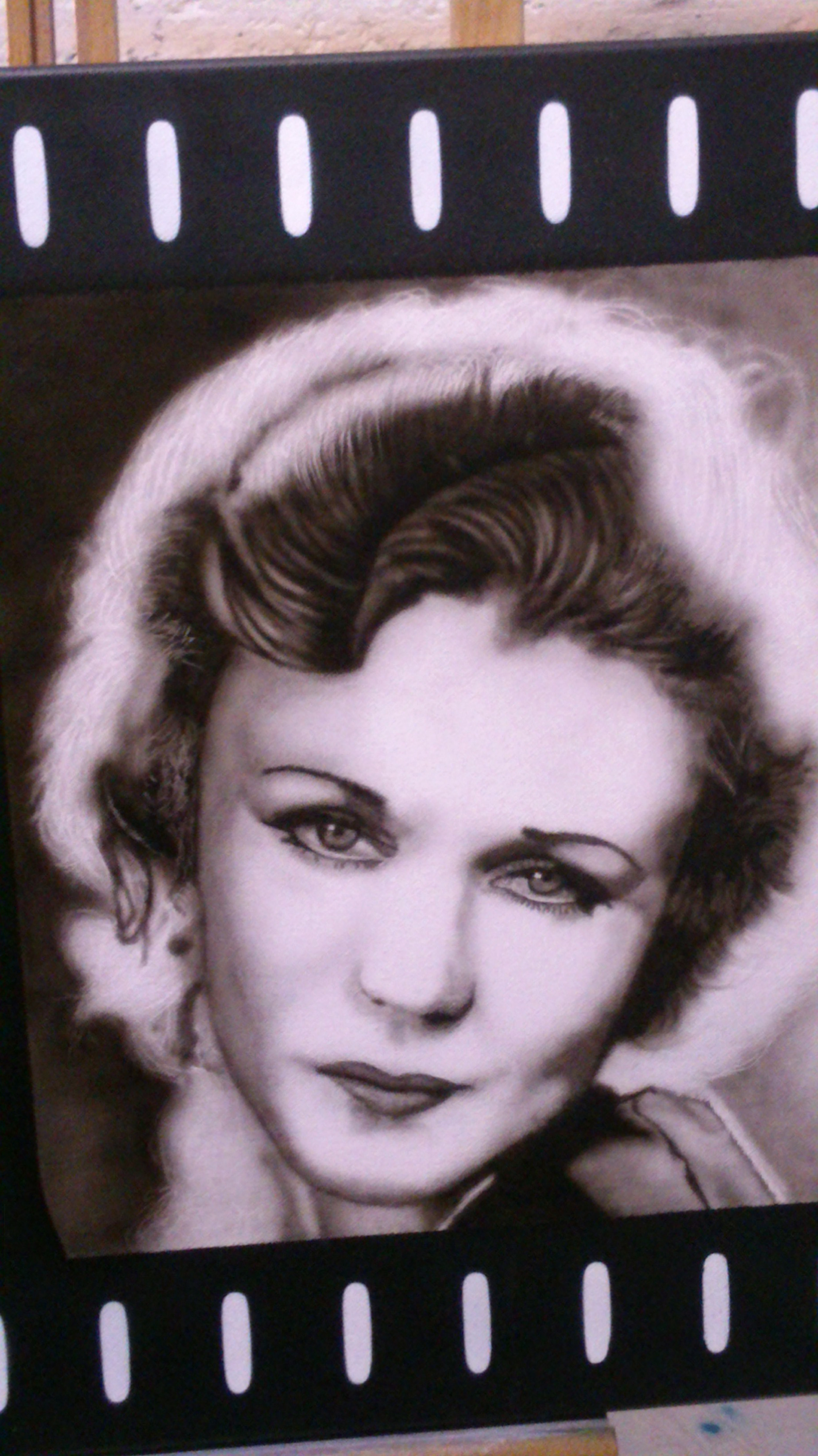 Sony Xperia P sample photo. Ginger rogers airbruh photography