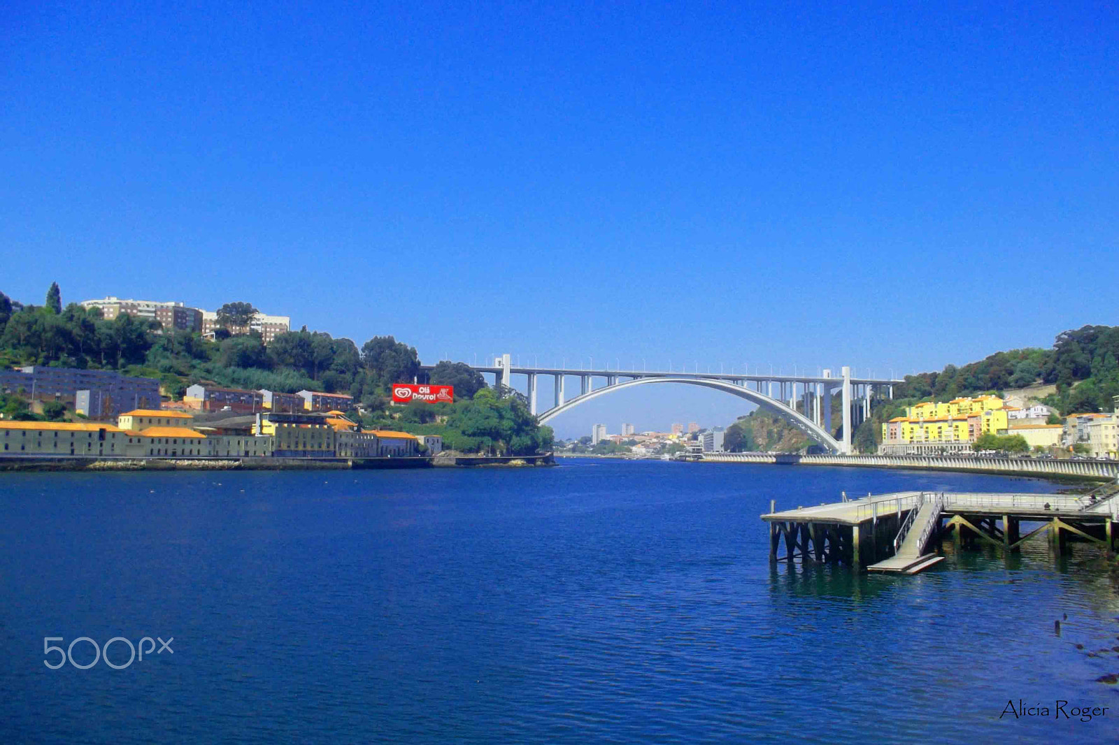Samsung ST30 sample photo. Arrábida bridge and douro photography