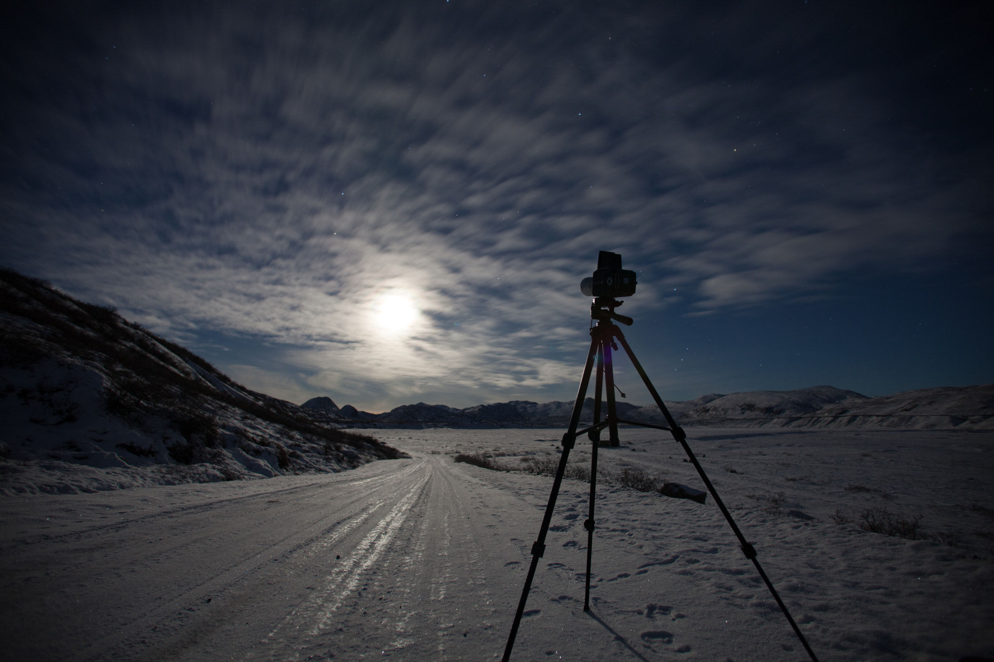 Canon EF 17-35mm f/2.8L sample photo. The moonlit valley of kangerlussuaq photography