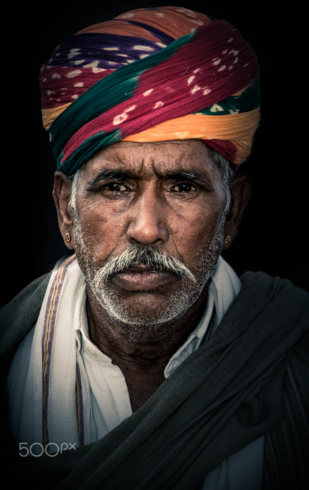 Nikon AF Nikkor 24-85mm F2.8-4D IF sample photo. Brooding gent photography