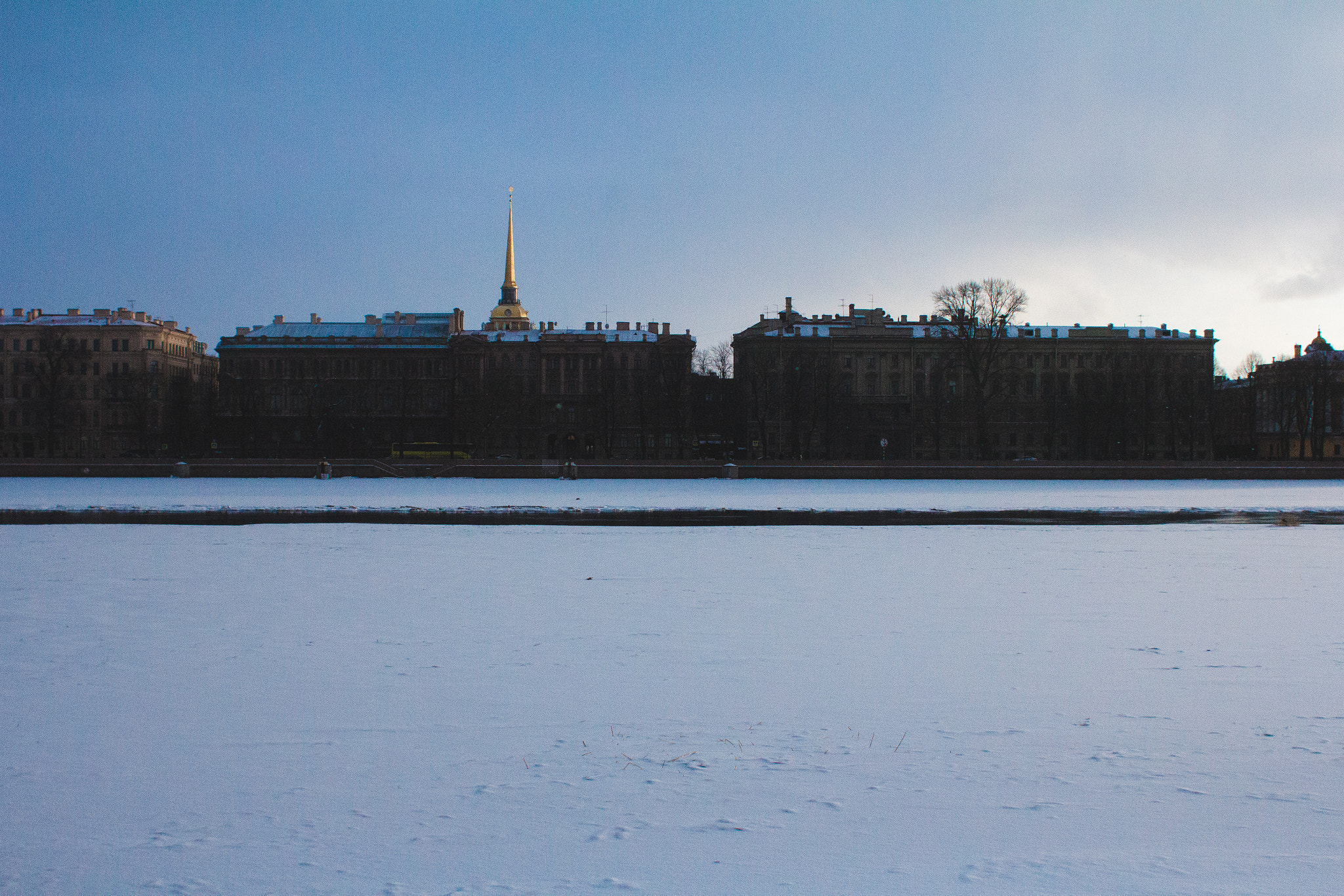 Canon EOS 60D + Canon EF 28mm F1.8 USM sample photo. Neva river photography