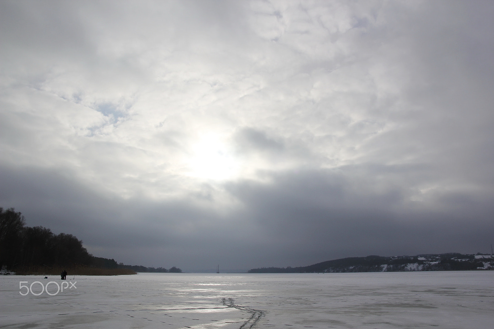 Canon EOS 60D + Sigma 17-70mm F2.8-4 DC Macro OS HSM sample photo. On the lake. january 1 . noon. photography