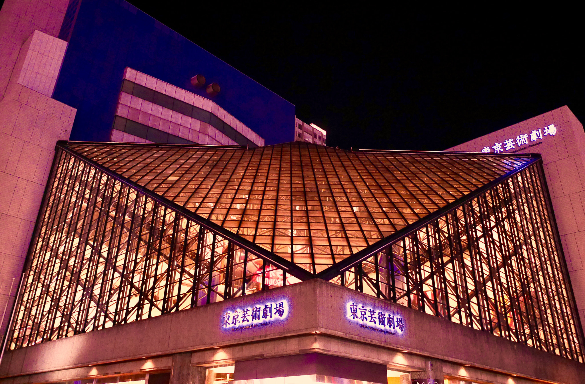 LEICA DG SUMMILUX 15/F1.7 sample photo. Tokyo arts theater photography