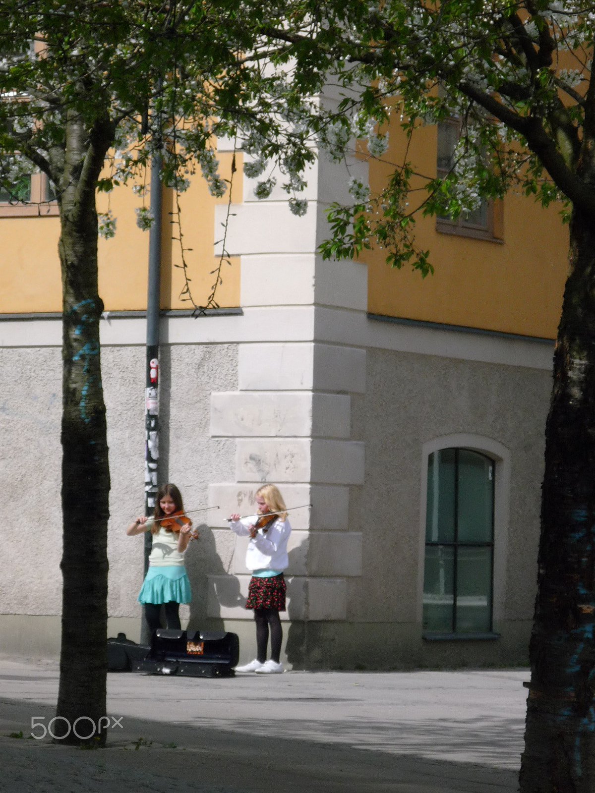Panasonic DMC-LZ10 sample photo. Music from around the corner. uppsala, sweden, 2009. photography