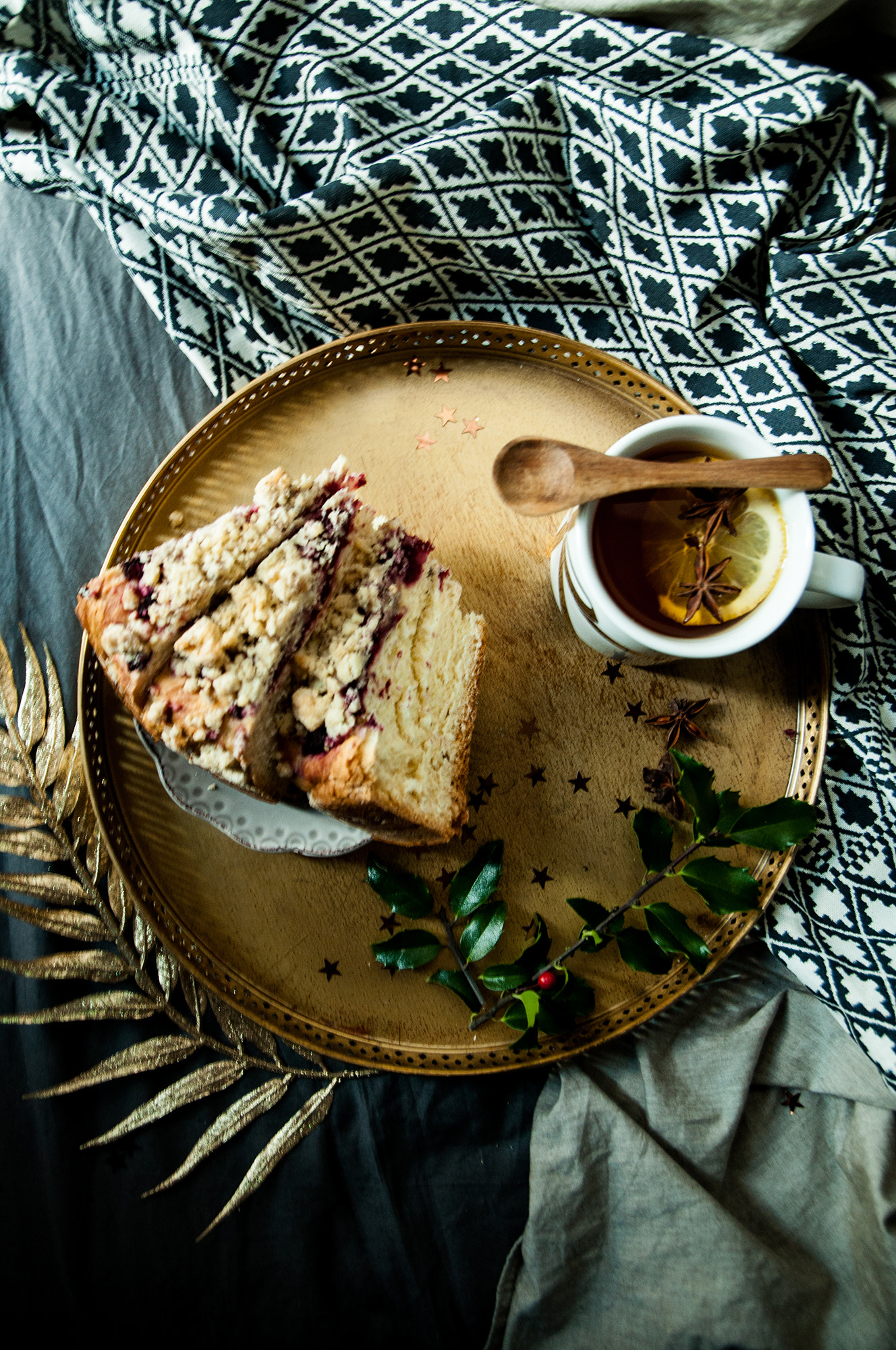 Nikon D5000 sample photo. A day in bed photography