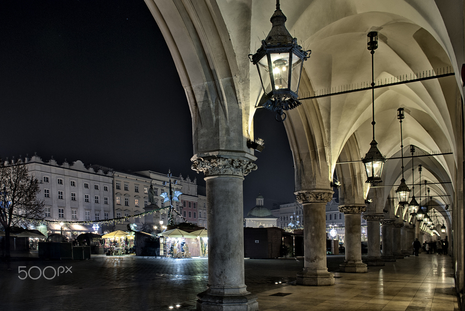 Nikon D80 sample photo. Cracow poland sukiennice rynek photography