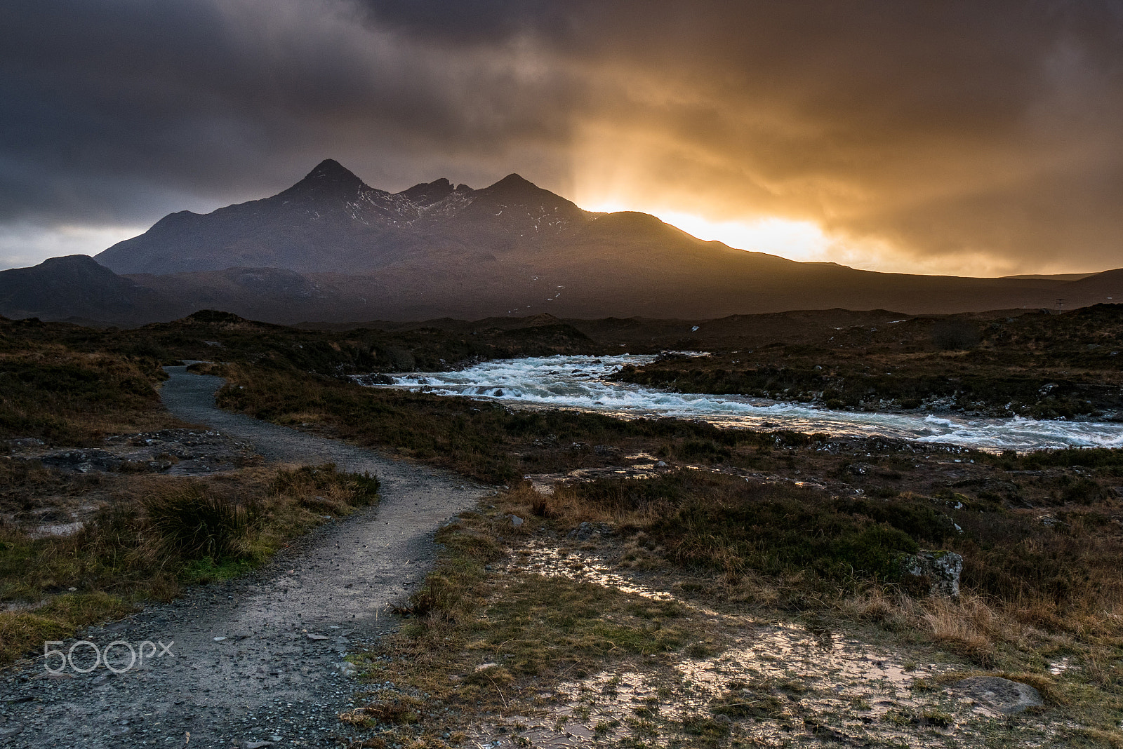 Panasonic Lumix DMC-GX85 (Lumix DMC-GX80 / Lumix DMC-GX7 Mark II) sample photo. Sligachan on xmas day photography