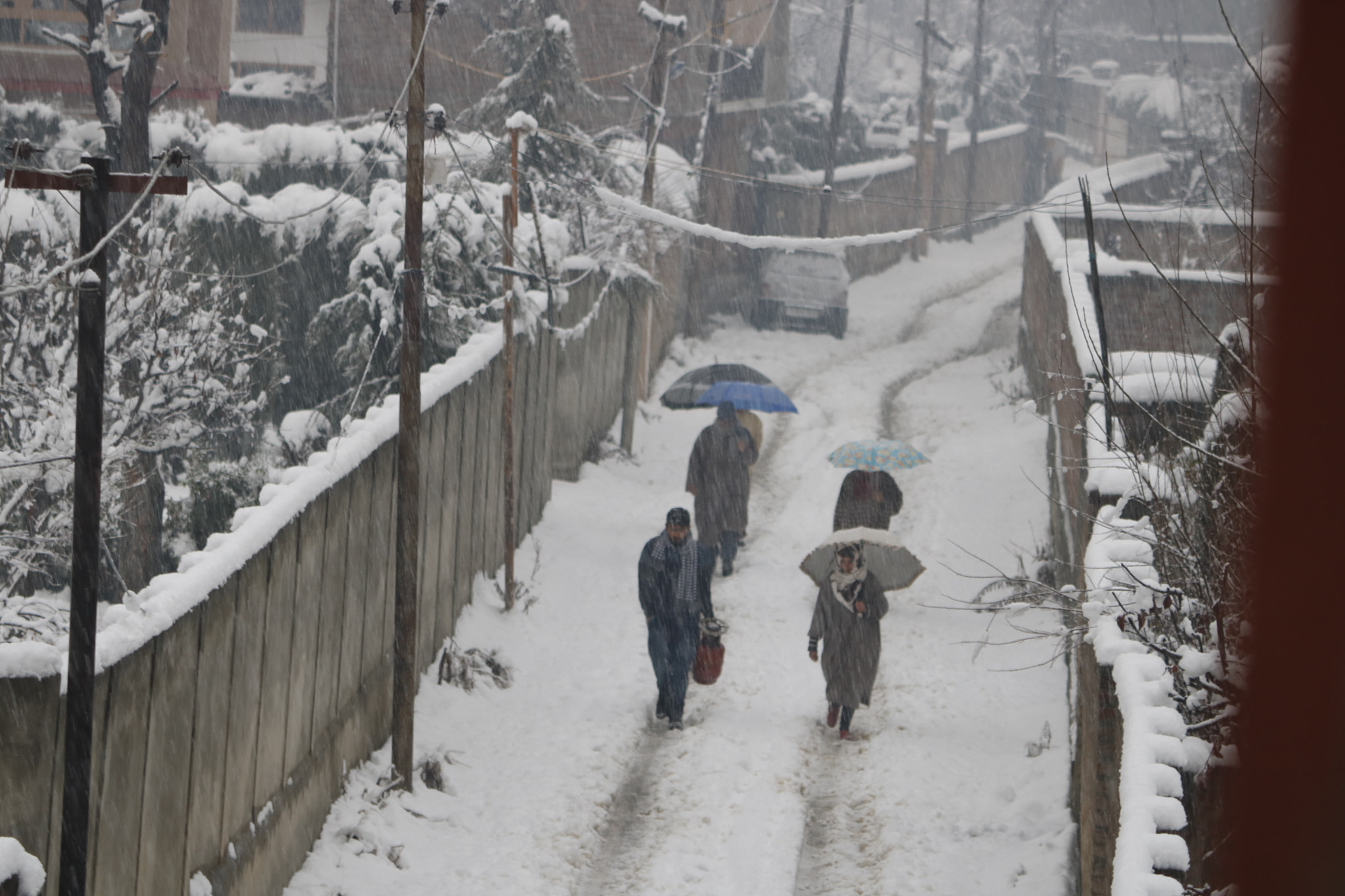 Canon EOS 750D (EOS Rebel T6i / EOS Kiss X8i) sample photo. Snowy kashmir photography