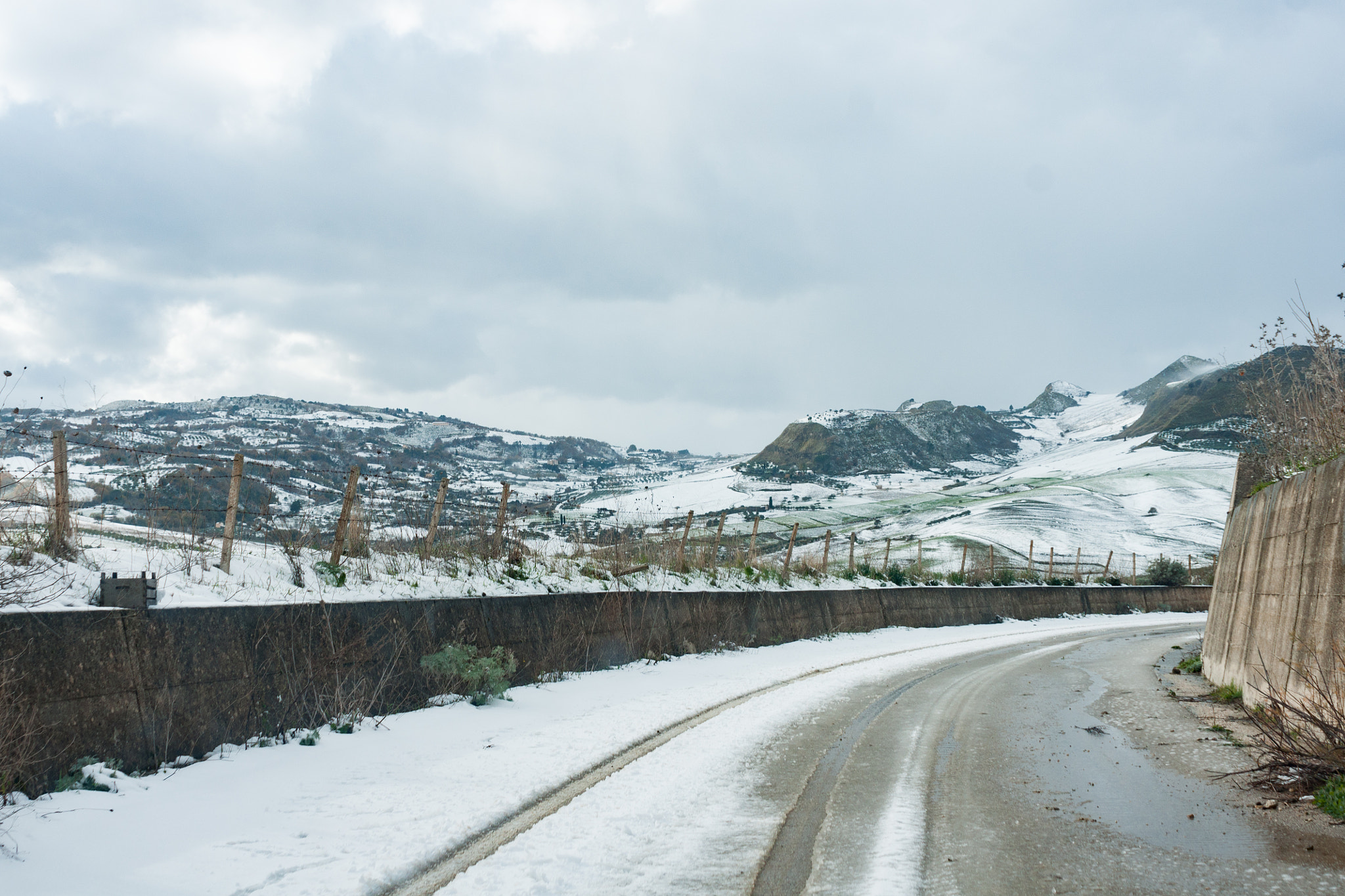 Sony Alpha DSLR-A700 sample photo. Snow landscape photography