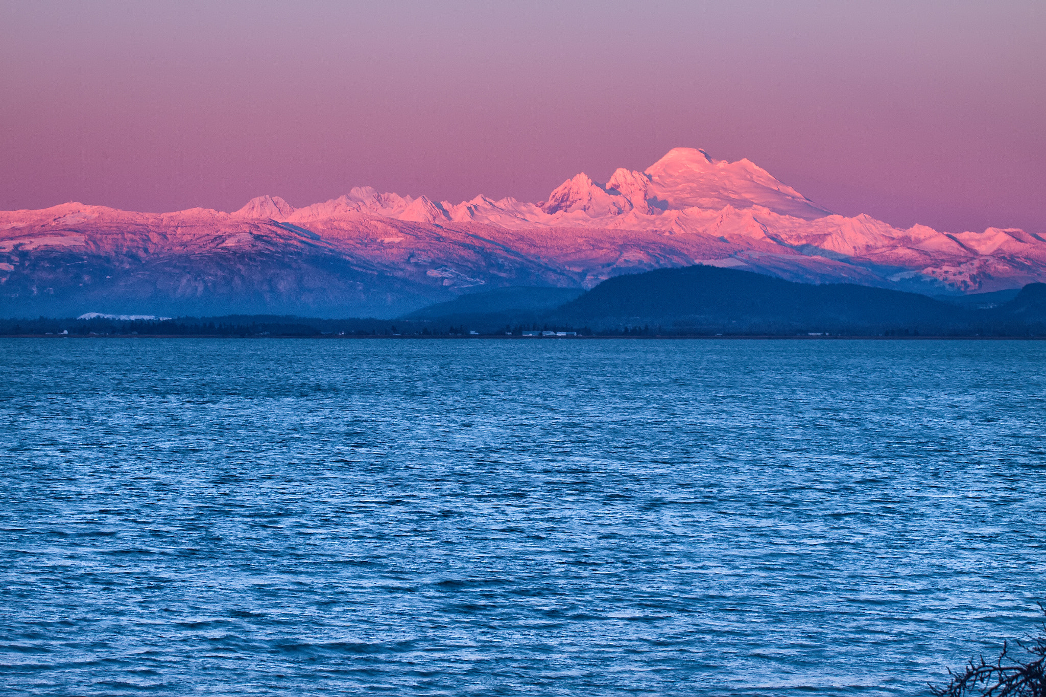 Canon EOS 50D + Canon EF 100mm F2.8L Macro IS USM sample photo. Winter sunset over mount baker photography