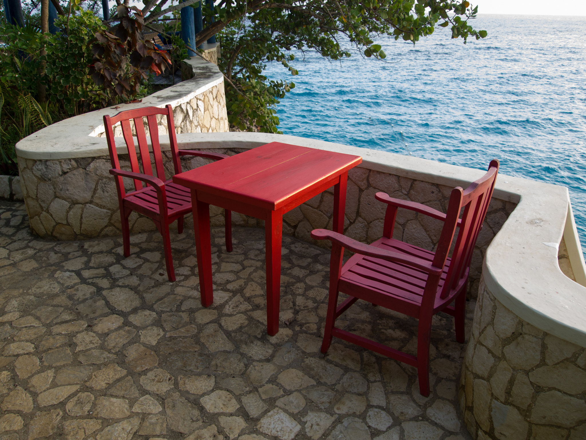 Olympus PEN E-PL1 sample photo. The red table undressed photography