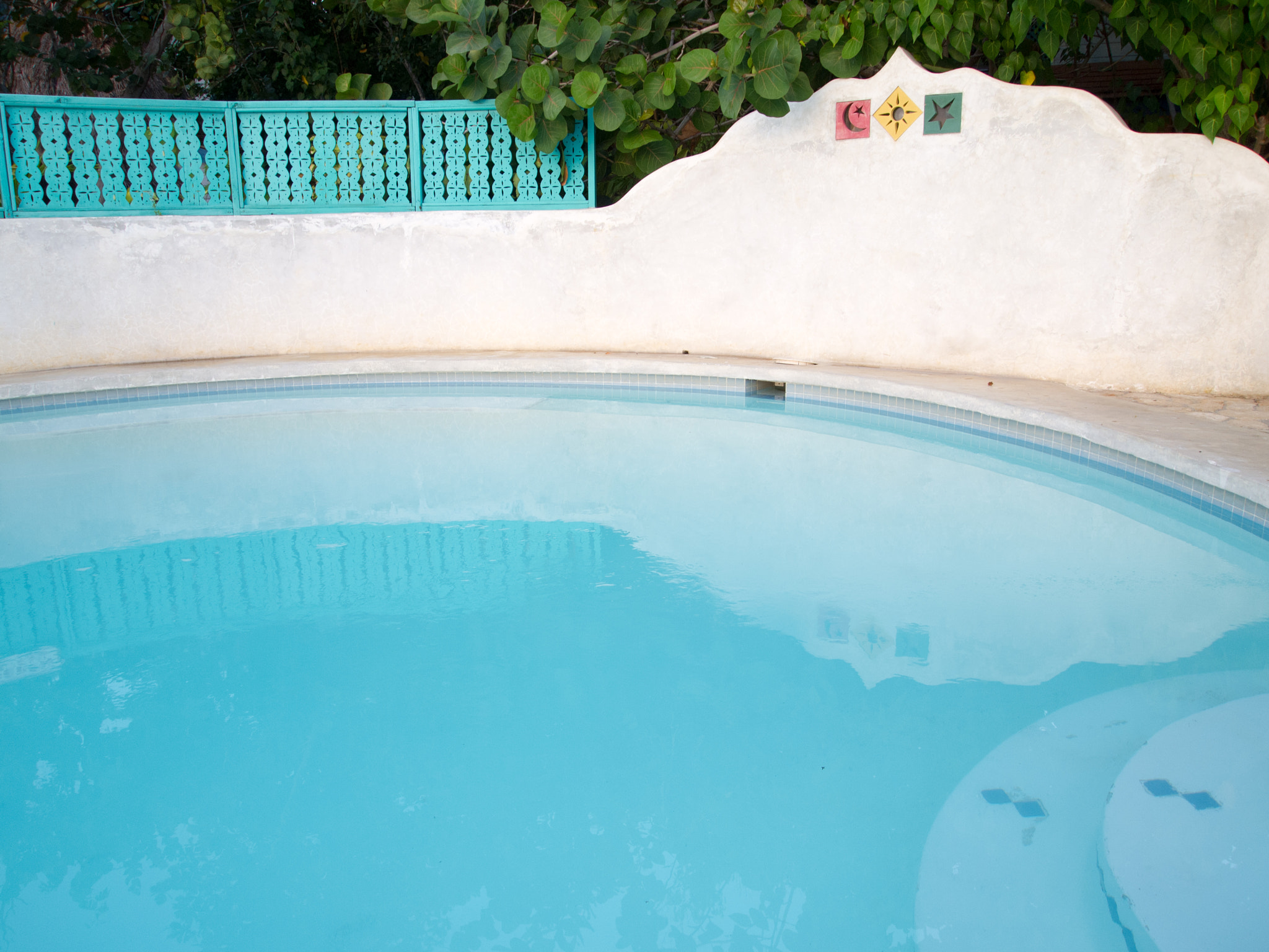 Olympus PEN E-PL1 sample photo. The pool photography