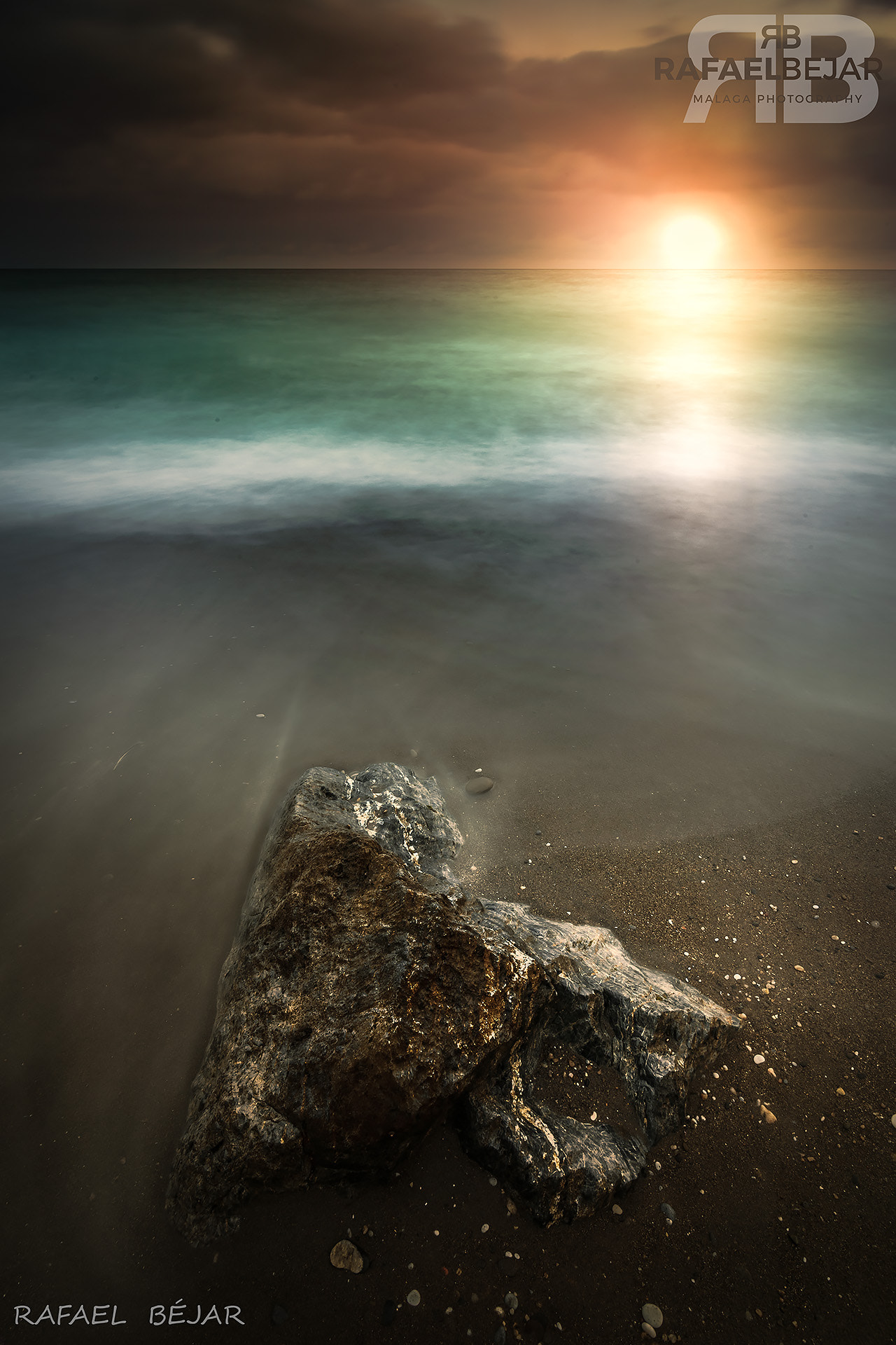 Tokina AT-X 16-28mm F2.8 Pro FX sample photo. Roca photography