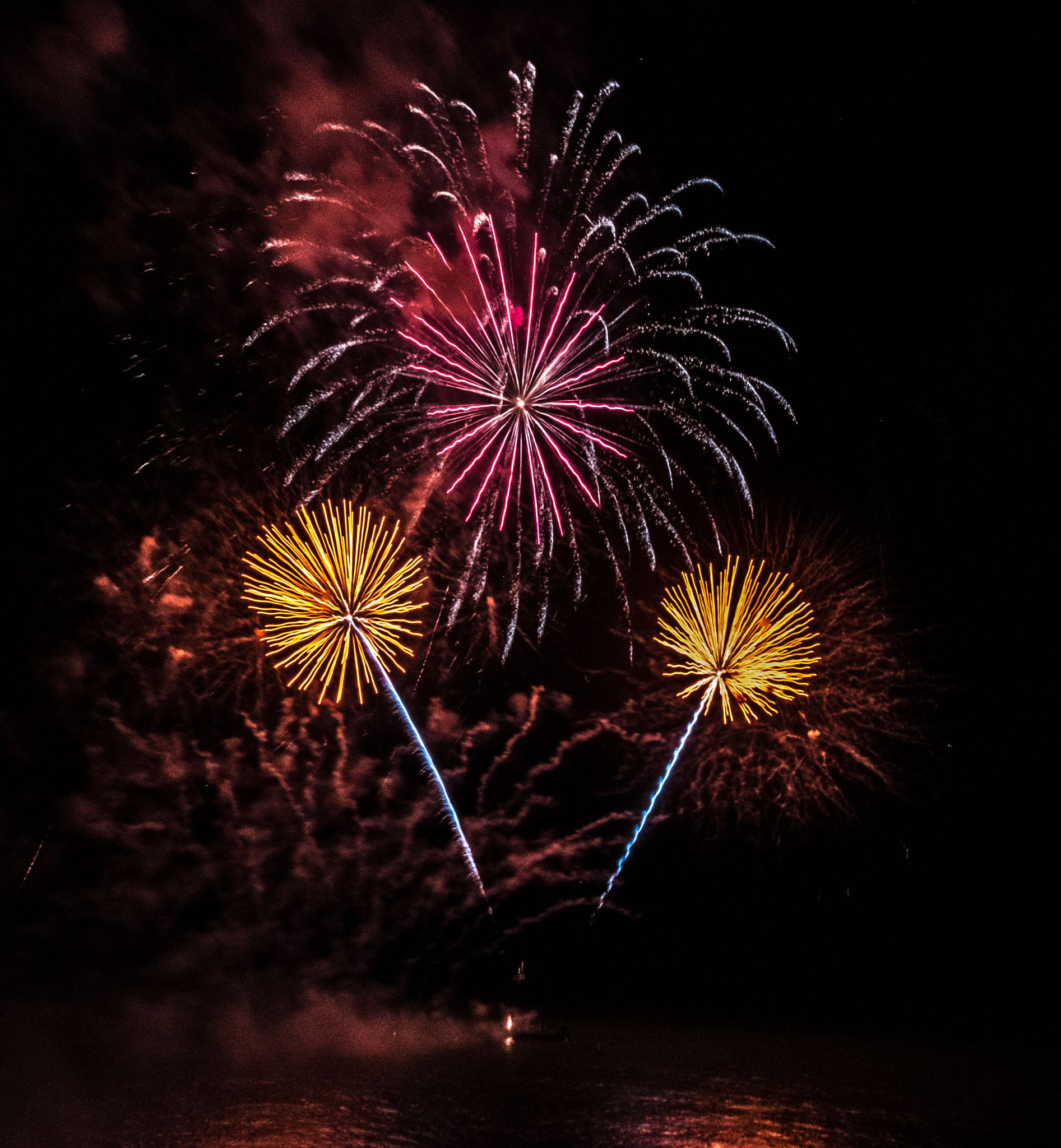 Fujifilm X-T2 + Fujifilm XF 14mm F2.8 R sample photo. Fireworks photography