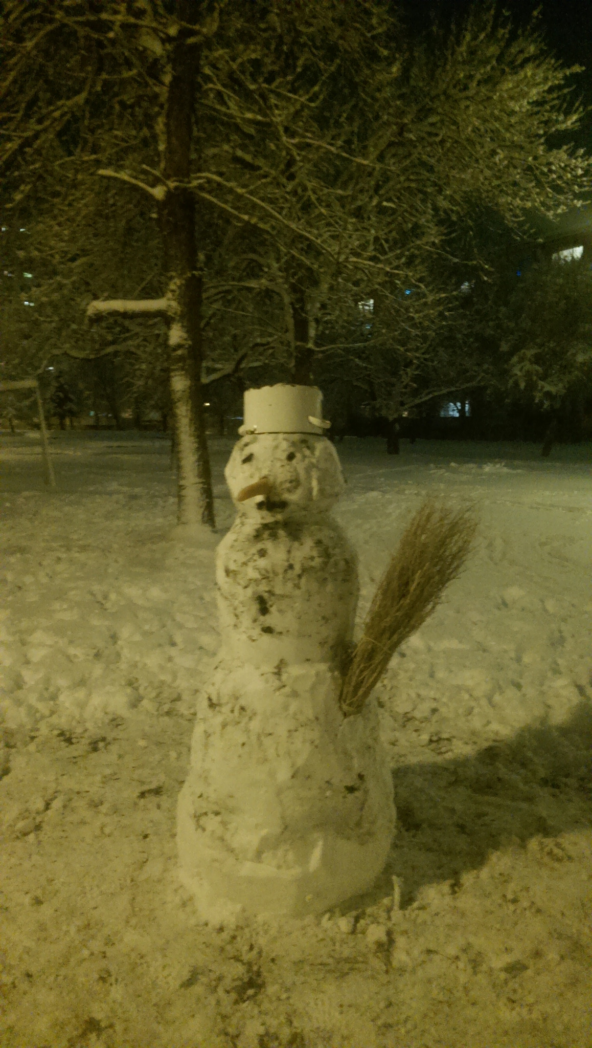 HTC ONE sample photo. Snowman photography