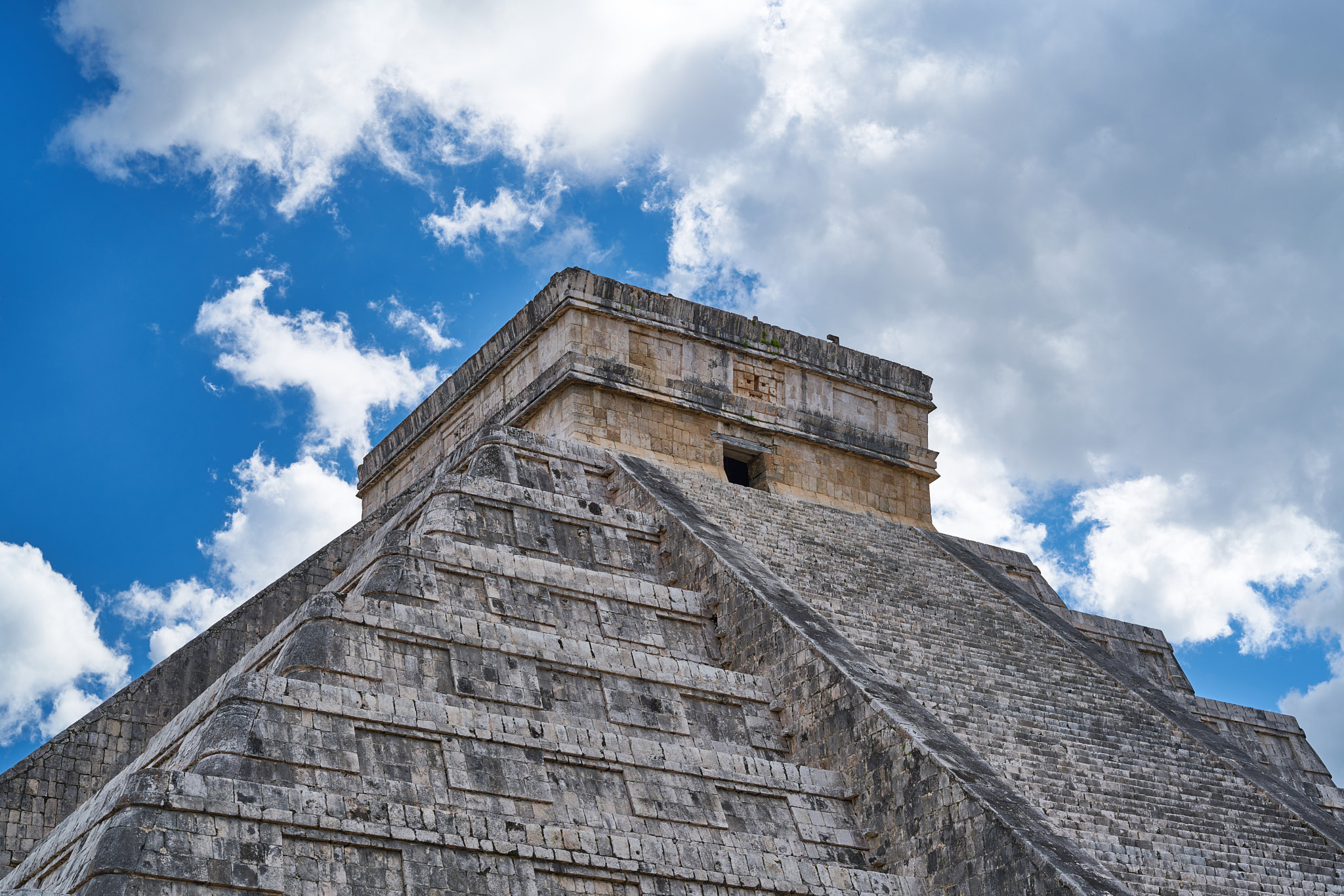 ZEISS Loxia 50mm F2 sample photo. El castillo close up photography