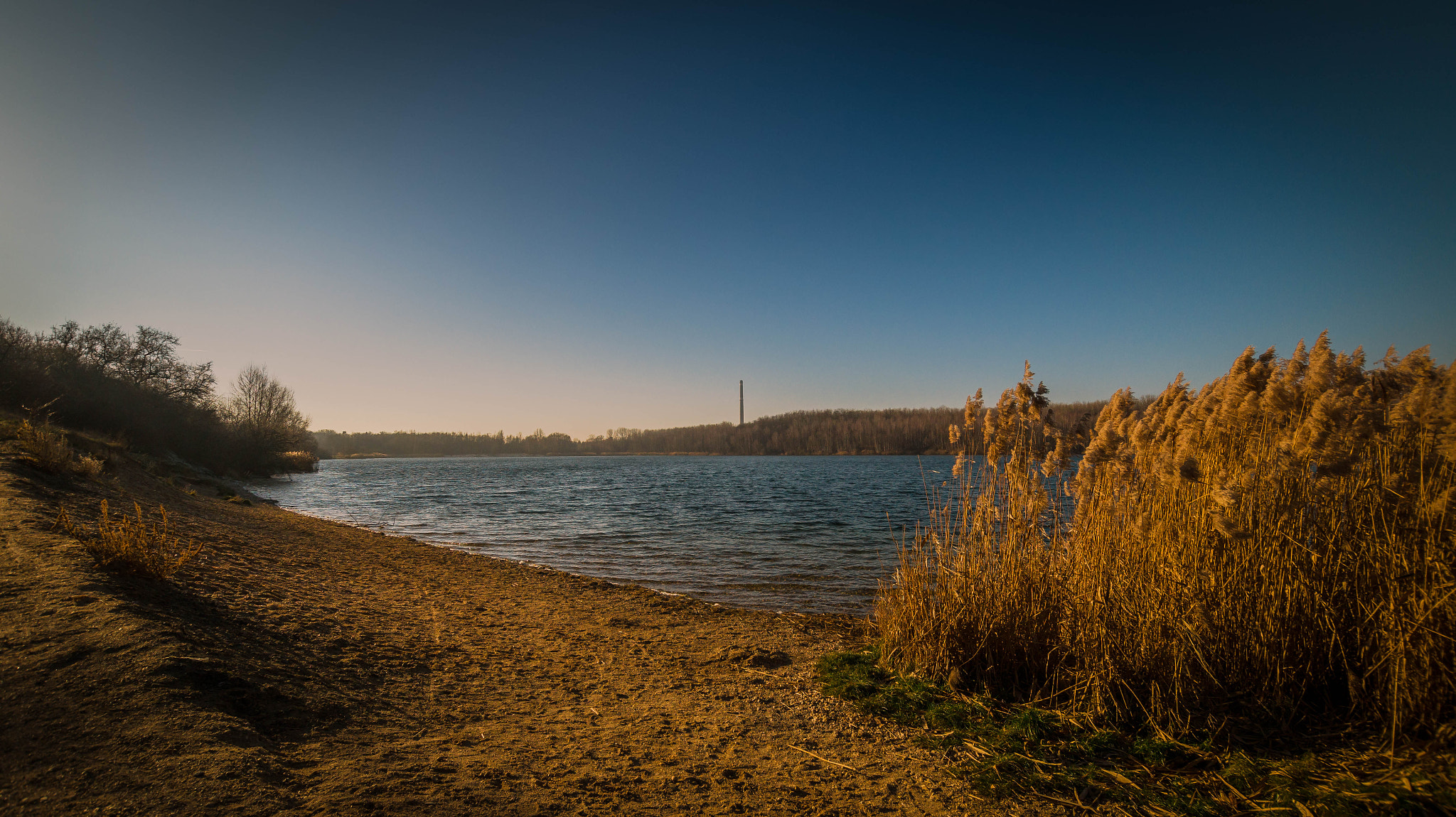 Sony SLT-A58 + Sigma 10-20mm F3.5 EX DC HSM sample photo. Small beach photography
