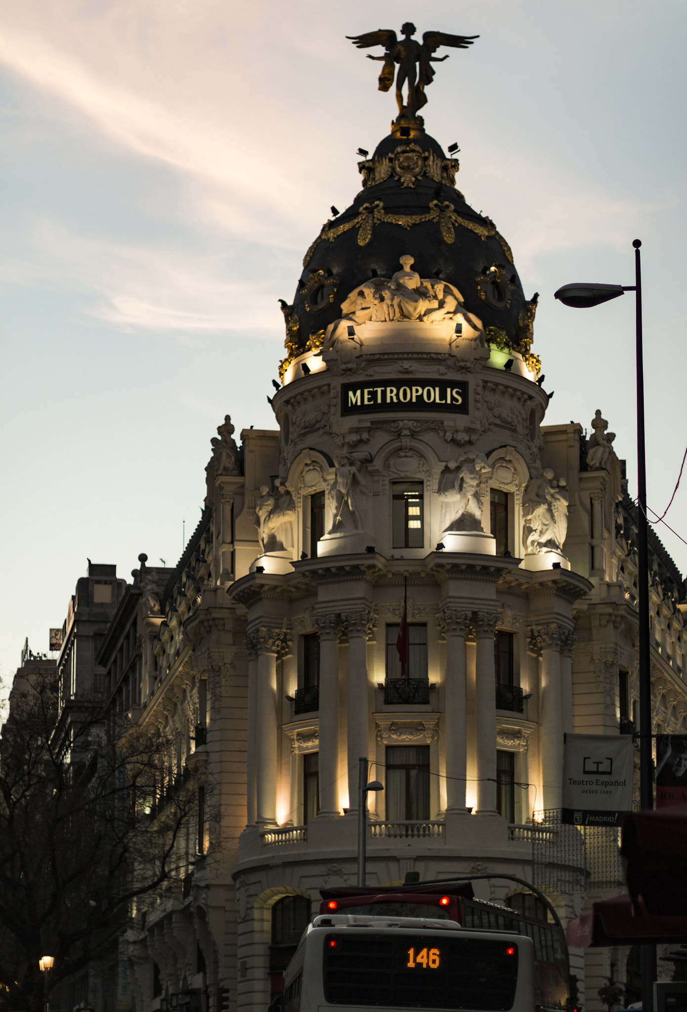 Canon EOS 70D + Canon EF 50mm F1.2L USM sample photo. Urban sunset in madrid photography