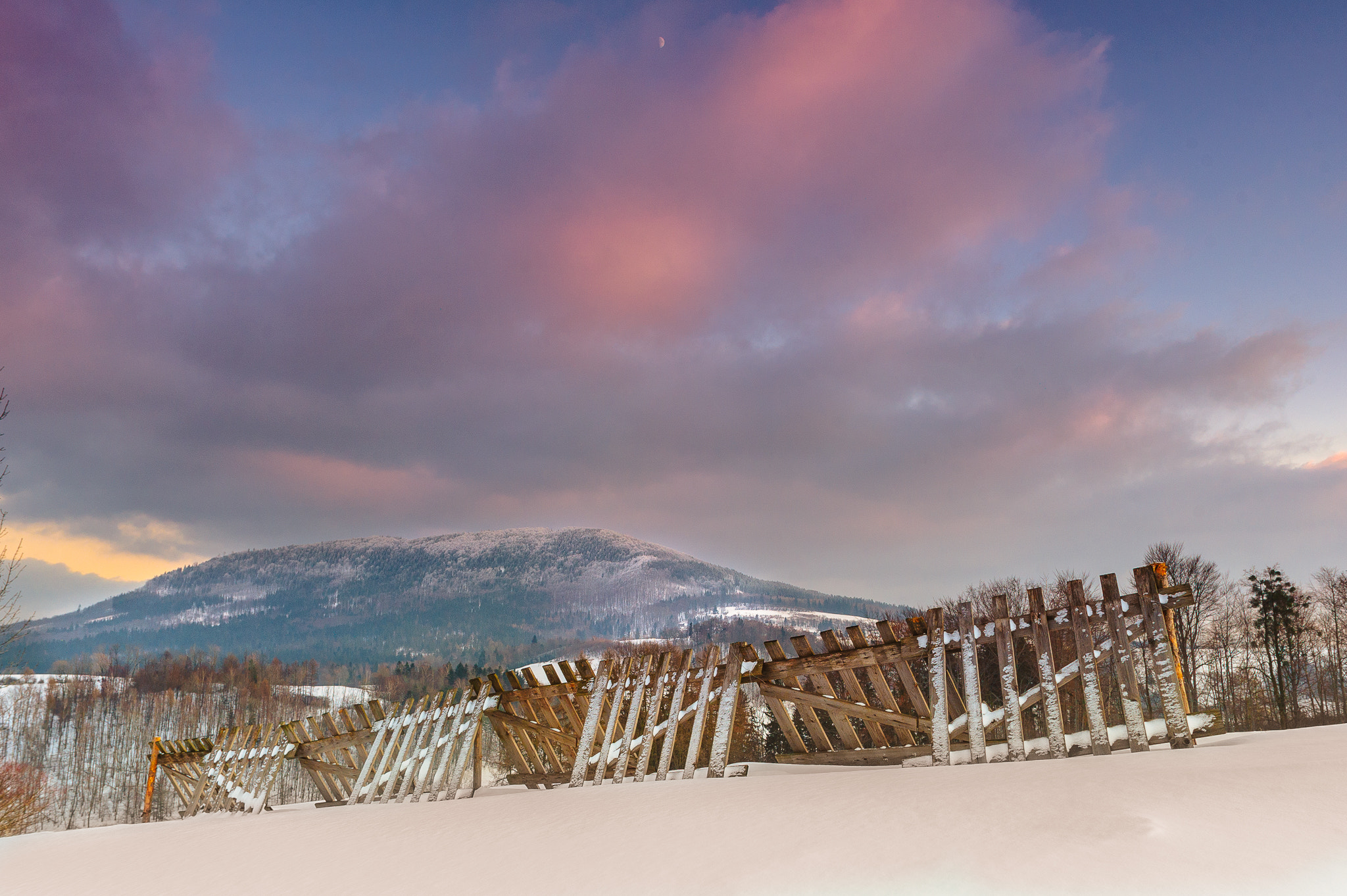Nikon D700 + Sigma 24mm F1.8 EX DG Aspherical Macro sample photo. Sunset in polish beskid mountains photography