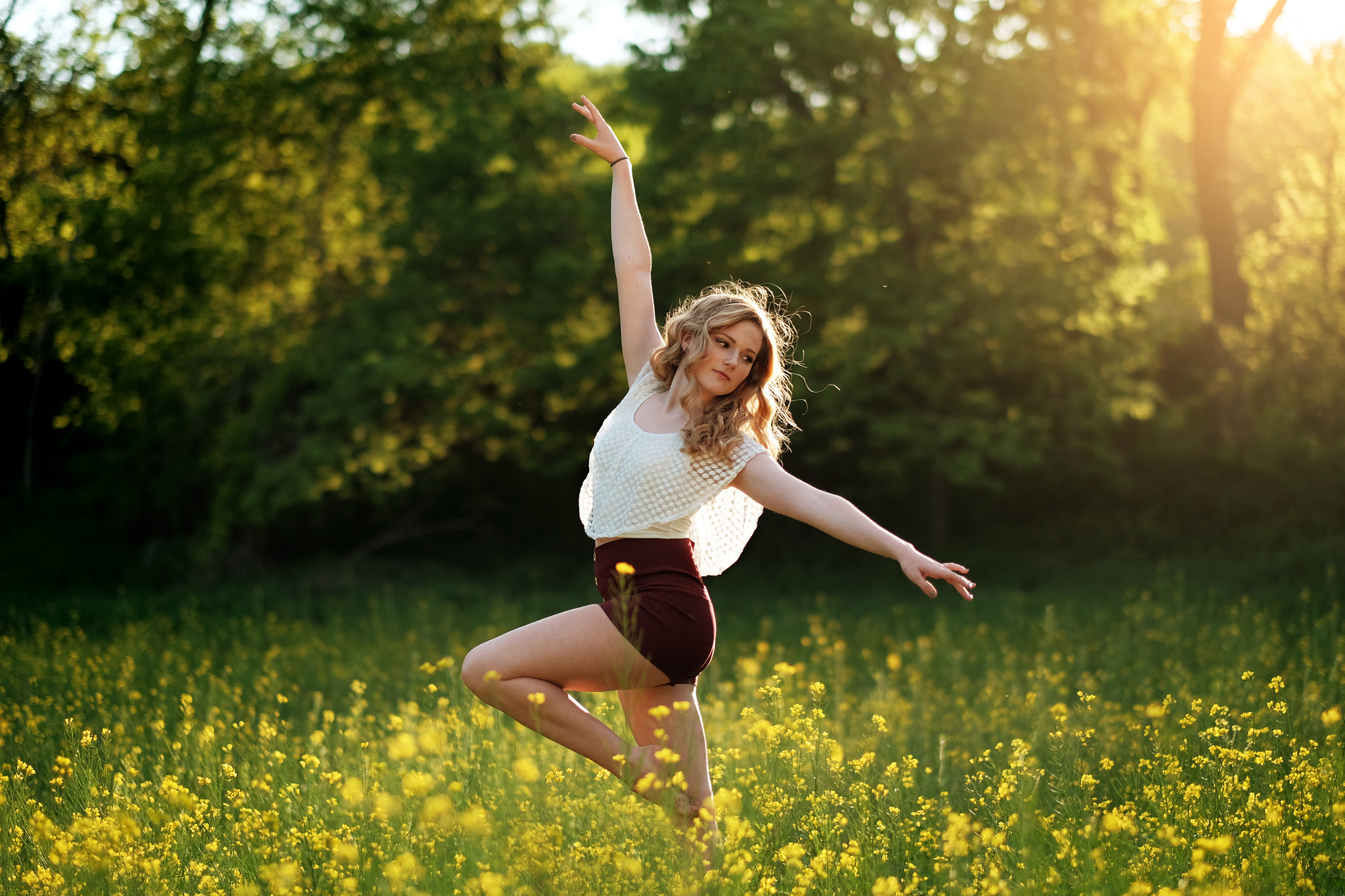 Fujifilm XF 56mm F1.2 R sample photo. Golden dancer photography