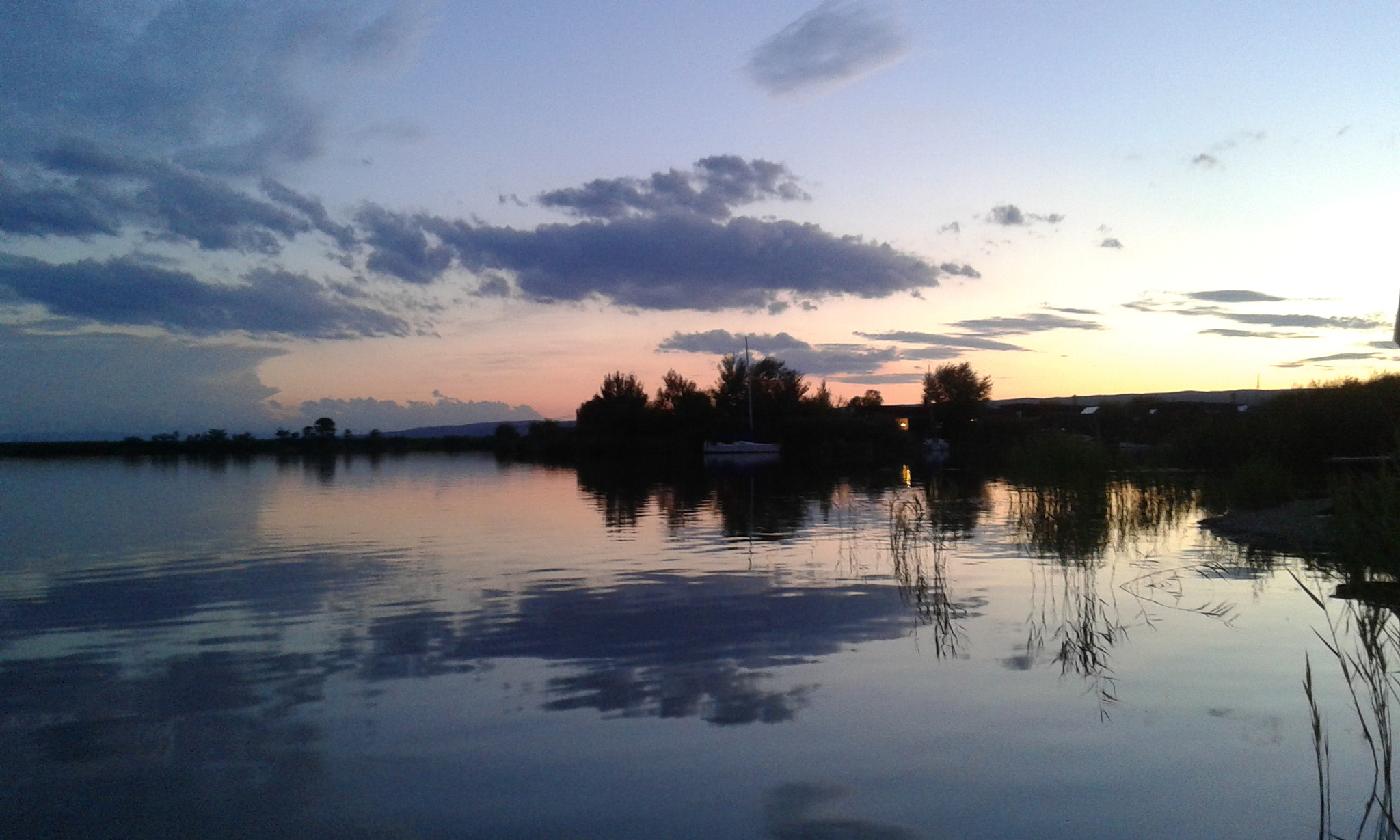Samsung Galaxy Grand Neo Plus sample photo. Sunsetbeautifullake photography