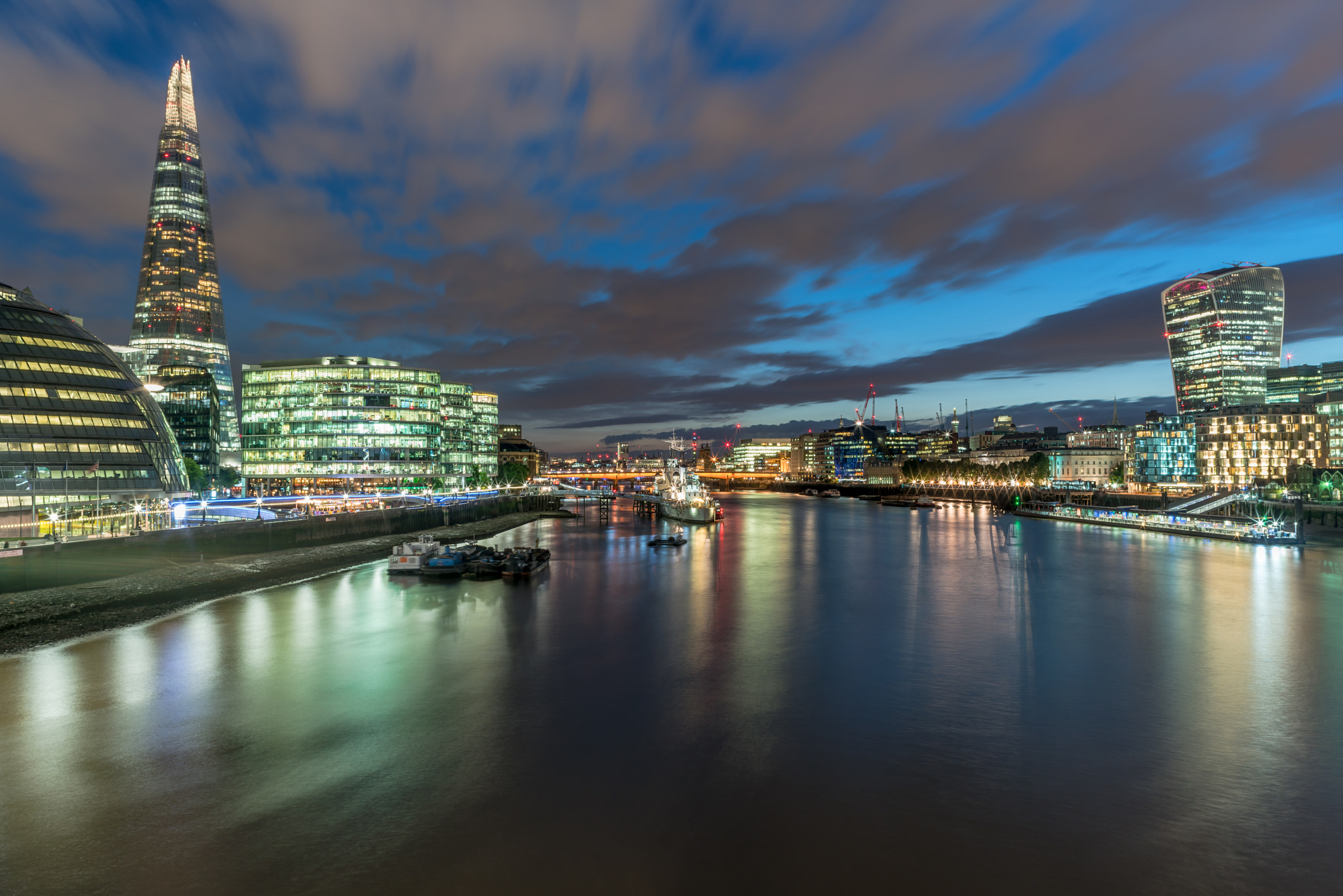 Canon TS-E 24mm f/3.5L sample photo. London nights photography