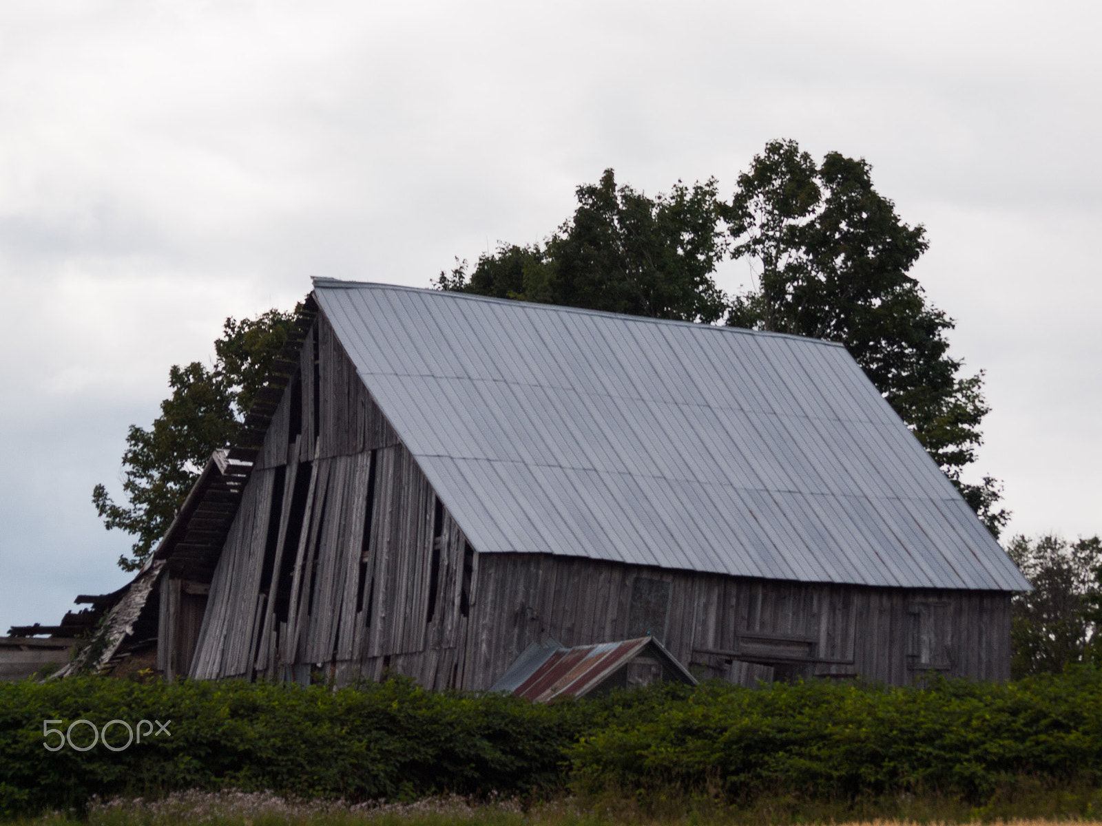 Olympus Zuiko Digital ED 70-300mm F4.0-5.6 sample photo. Rural neglect photography