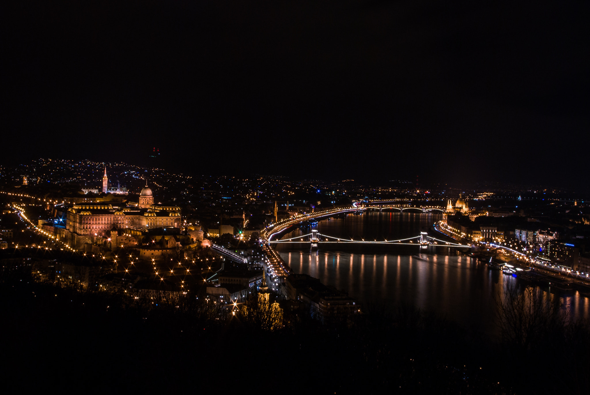 Pentax K200D sample photo. Budapest by night photography
