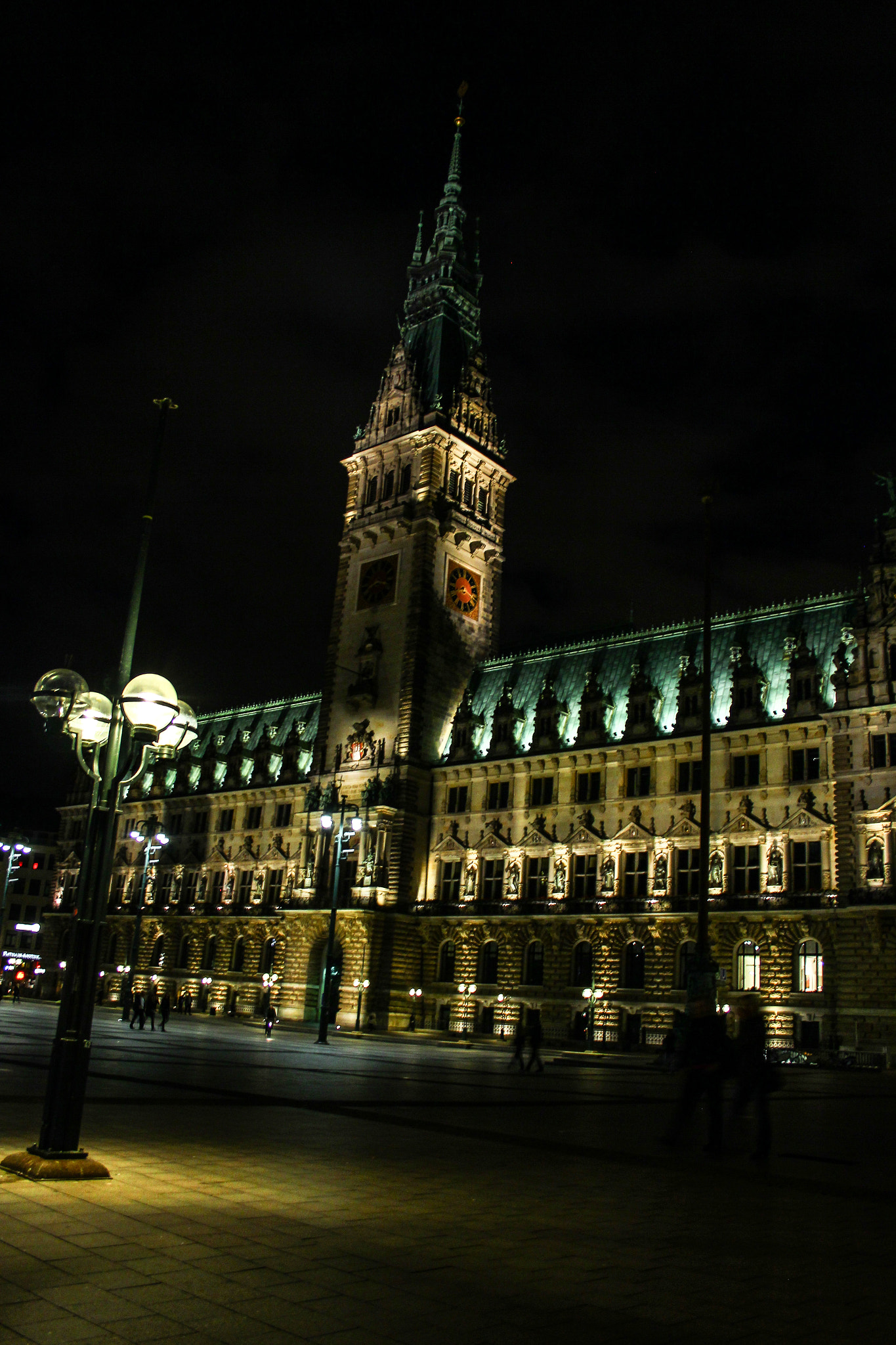 Canon EF-S 18-55mm F3.5-5.6 II sample photo. Hamburg castel photography