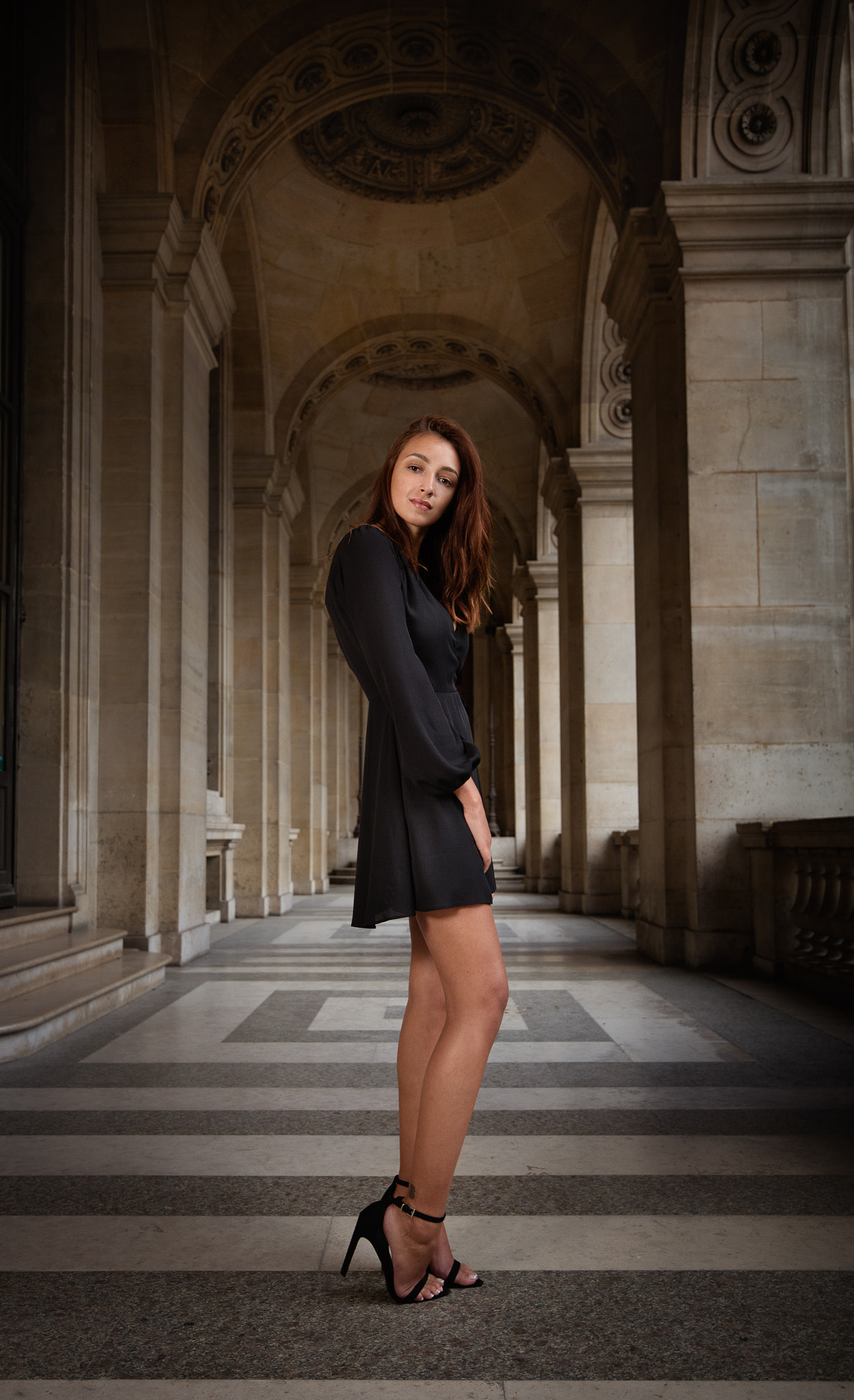 Canon EOS 5DS + Canon EF 16-35mm F4L IS USM sample photo. Woman in black photography