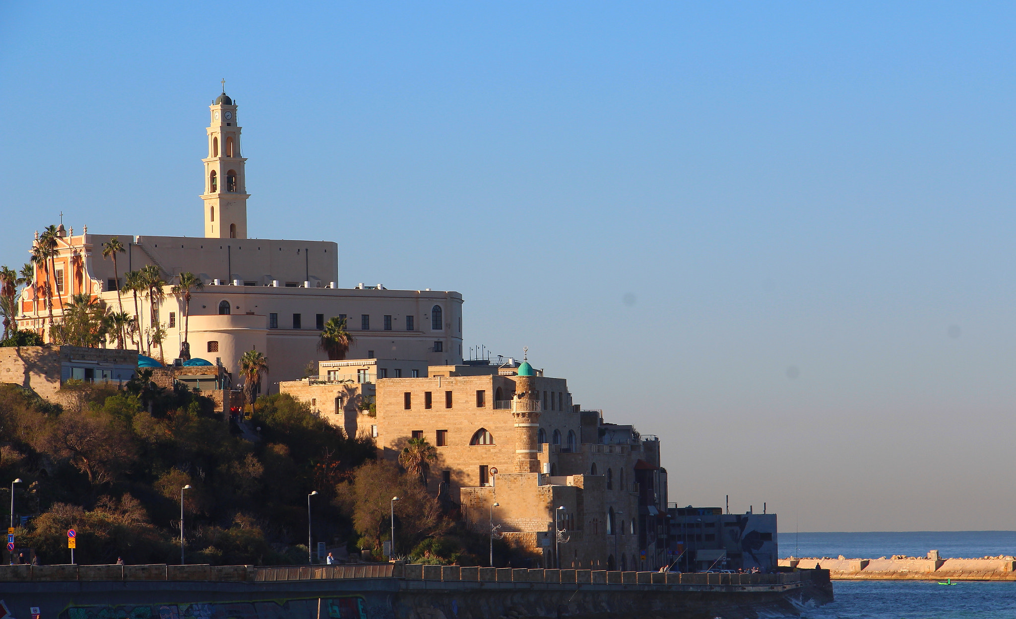 Canon EOS 1200D (EOS Rebel T5 / EOS Kiss X70 / EOS Hi) sample photo. Old jaffa on a clear winter day photography