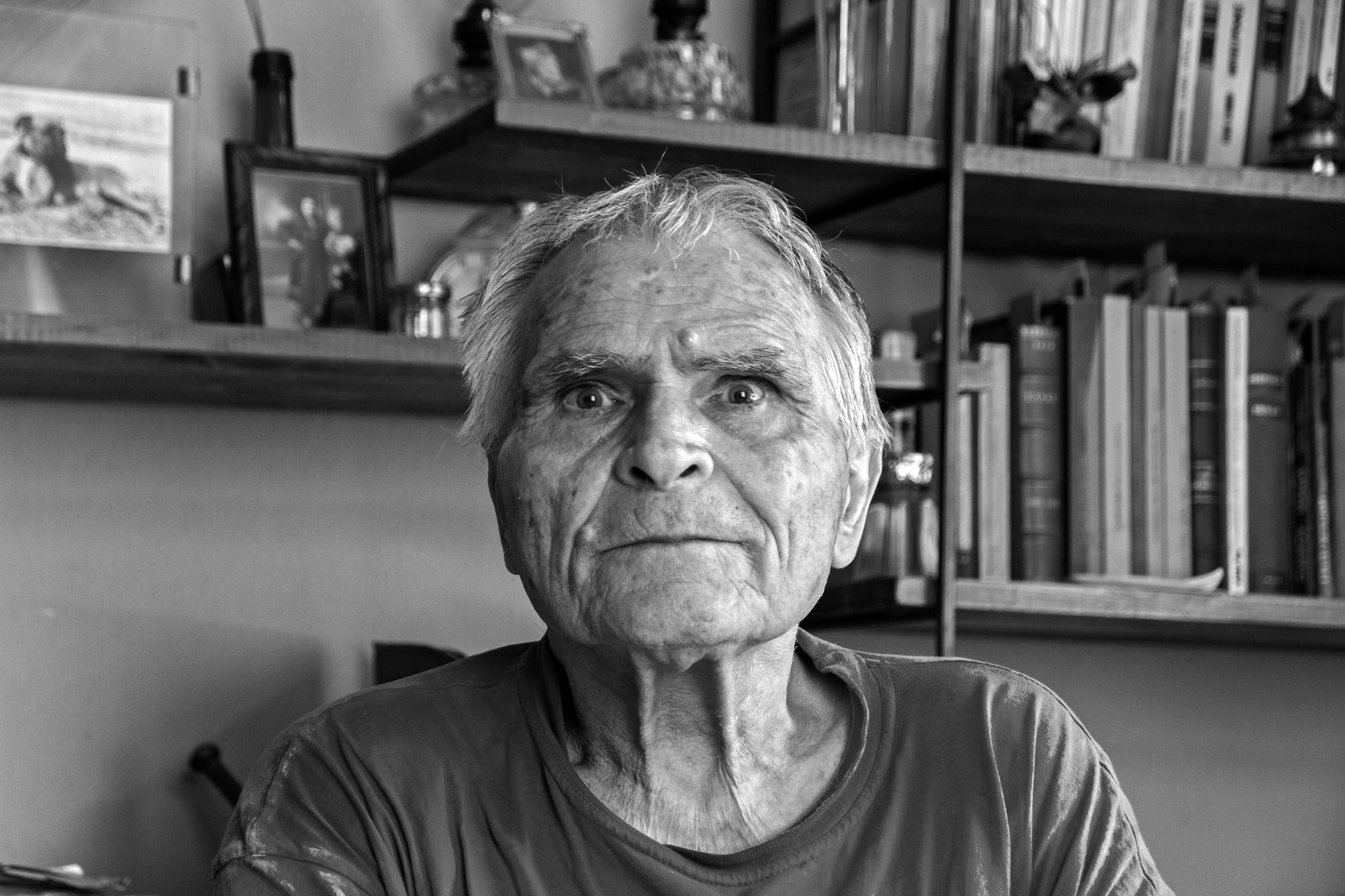 Canon EOS 100D (EOS Rebel SL1 / EOS Kiss X7) sample photo. A writer, a poet. photography
