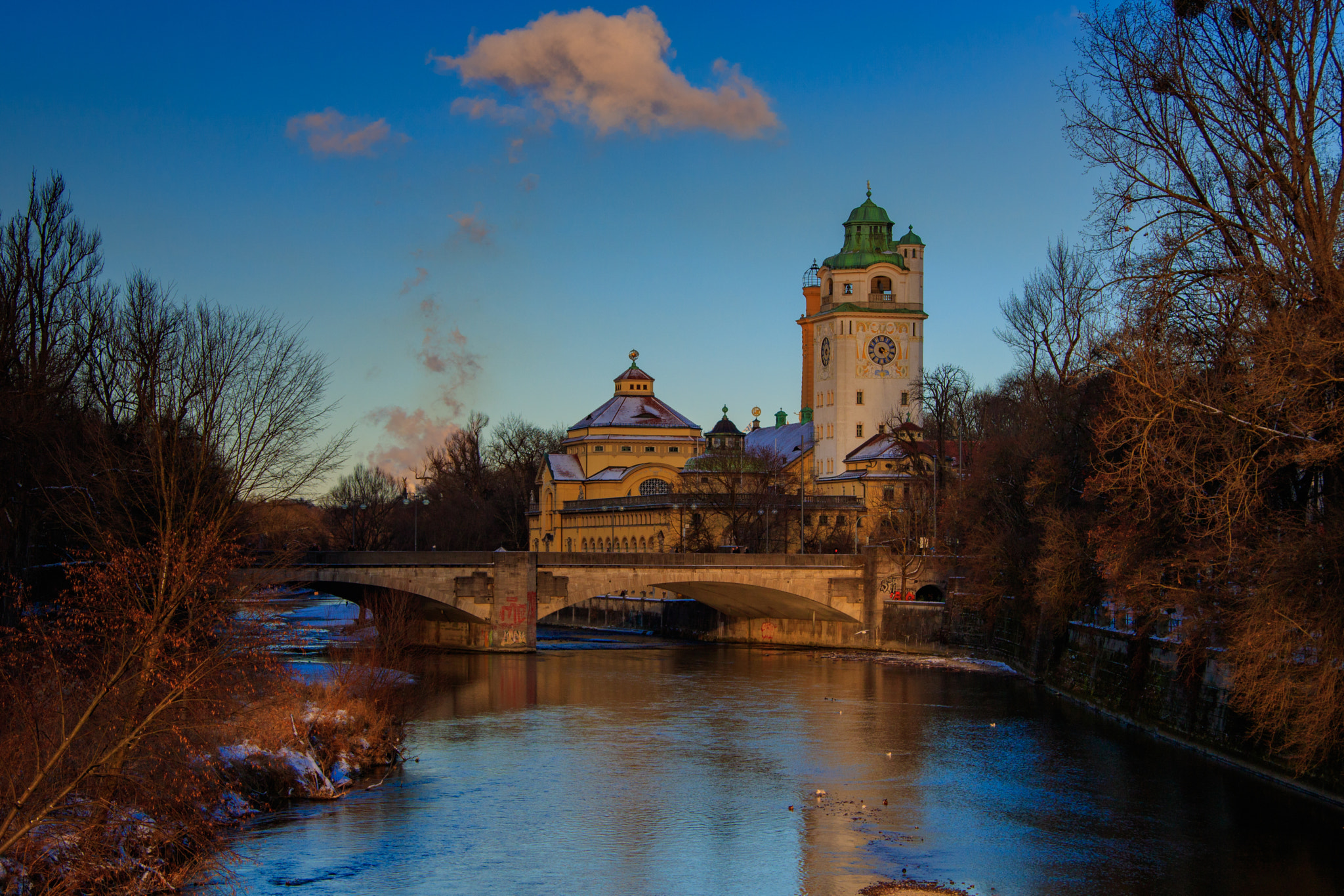 Canon EF-S 17-85mm F4-5.6 IS USM sample photo. Müllersches volksbad winter photography