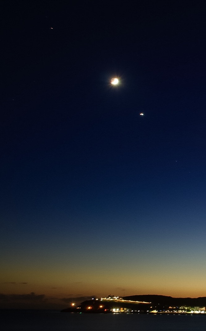 Canon EOS 70D + Tamron AF 18-270mm F3.5-6.3 Di II VC LD Aspherical (IF) MACRO sample photo. Venus, the moon and mars photography