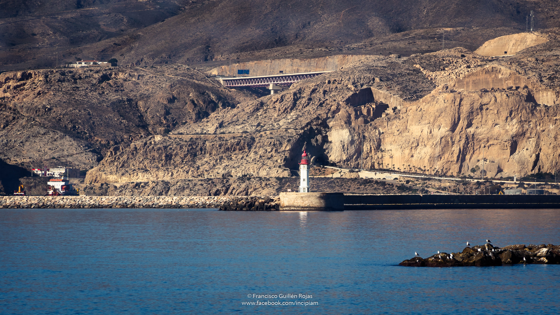 Olympus OM-D E-M5 II sample photo. Almeria lighthouse photography